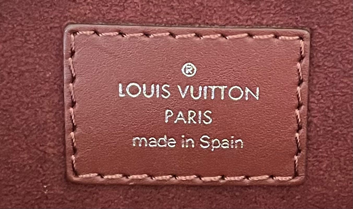 Louis Vuitton Porte Documents Jour Epi