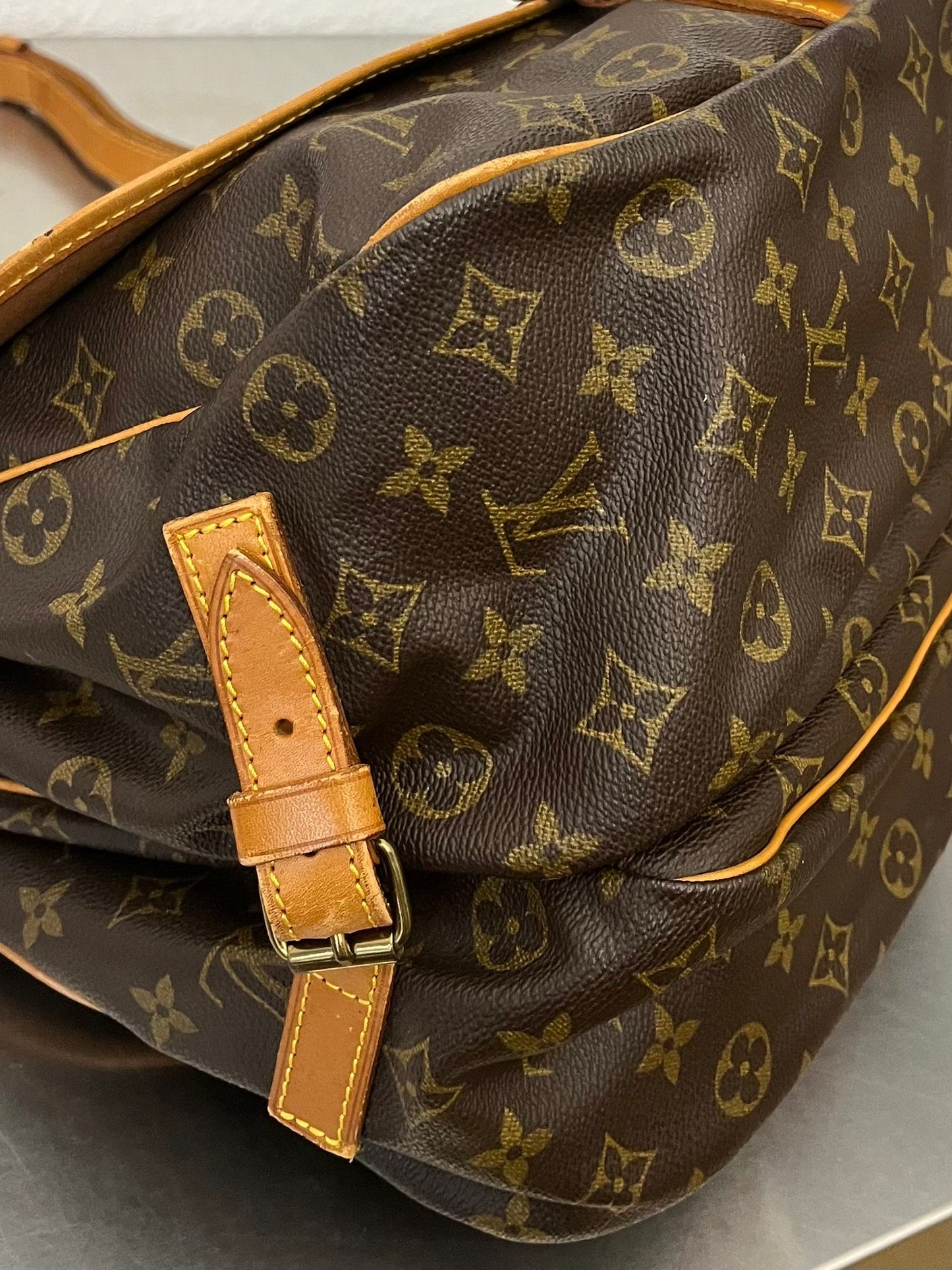 Louis Vuitton Saumur 35