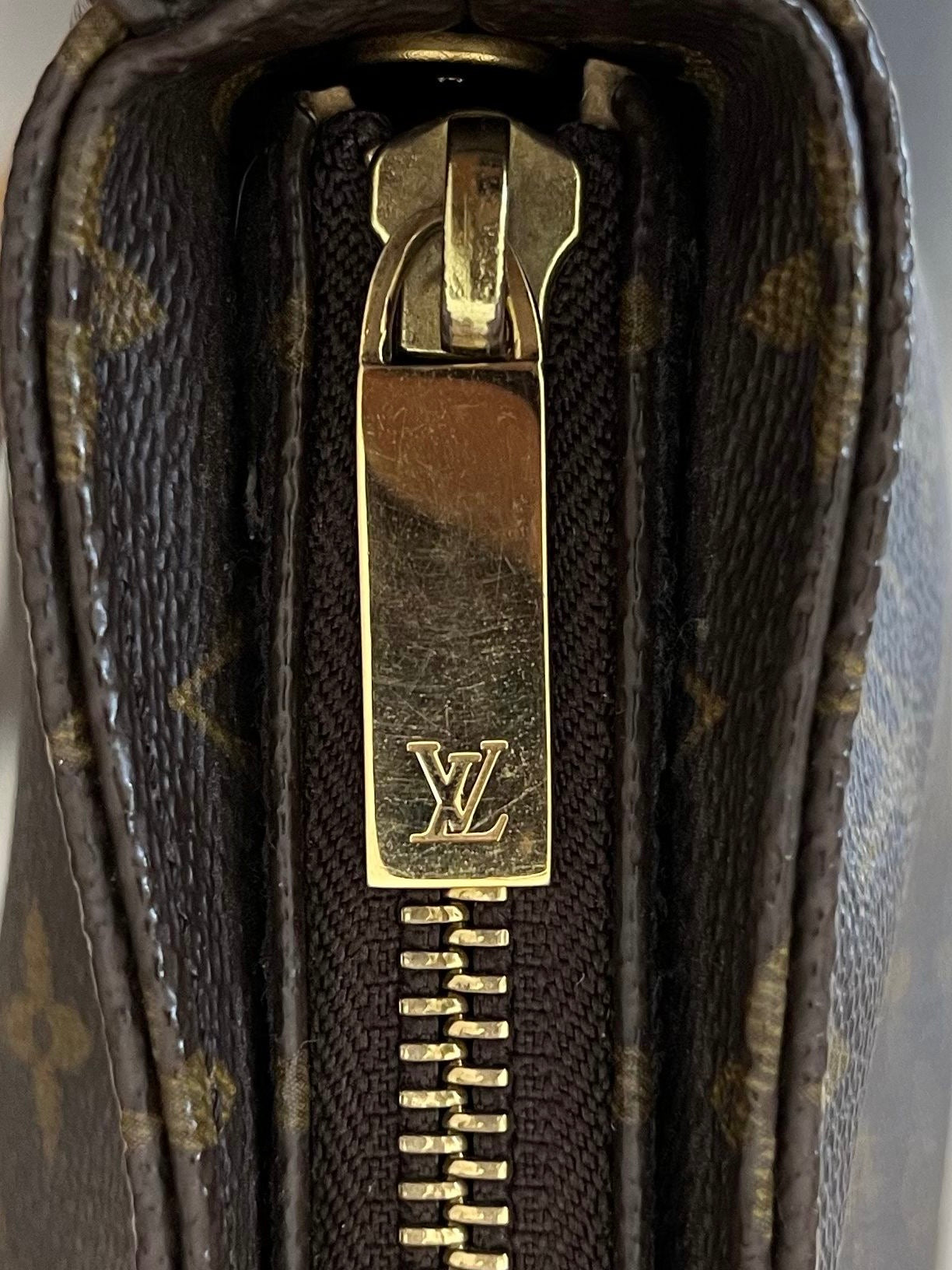 Louis Vuitton Looping MM