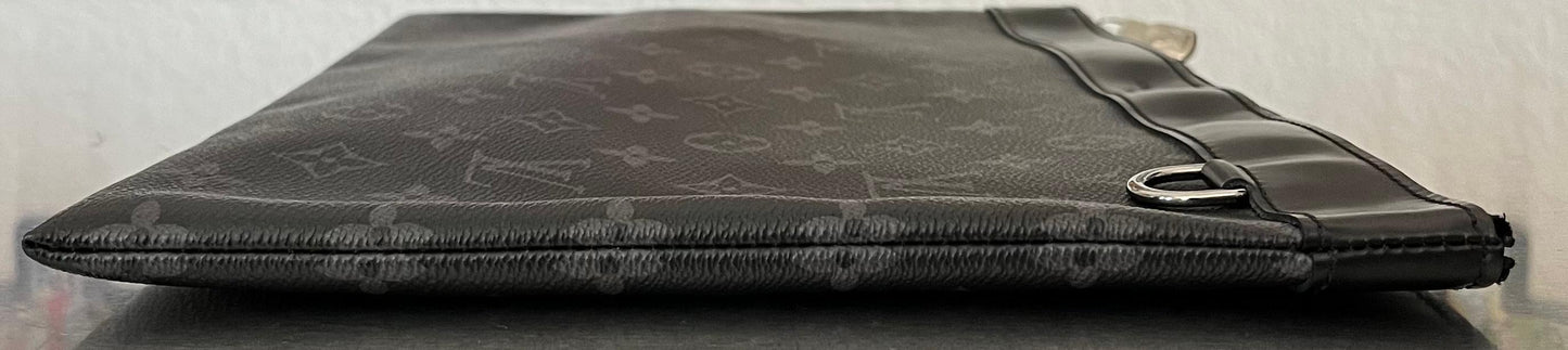 Louis Vuitton Pochette Discovery GM