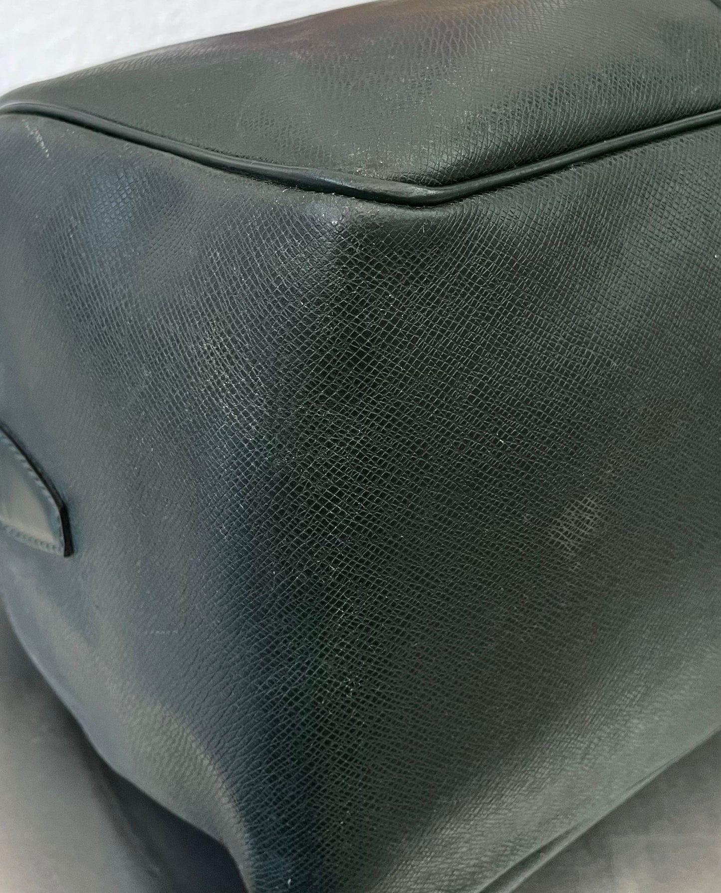 Louis Vuitton Kendall PM Taiga
