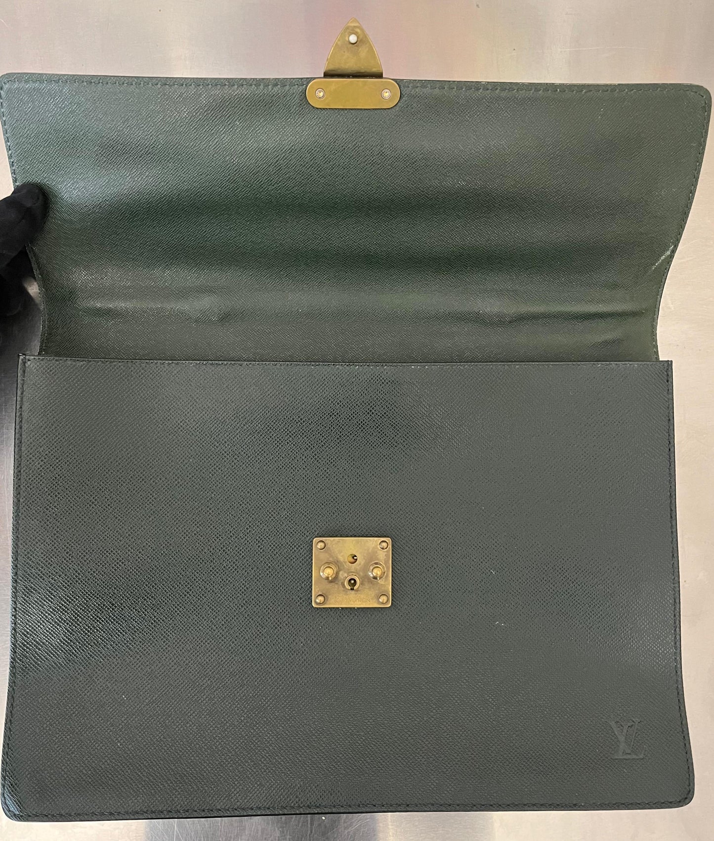 Louis Vuitton Serviette Kourad