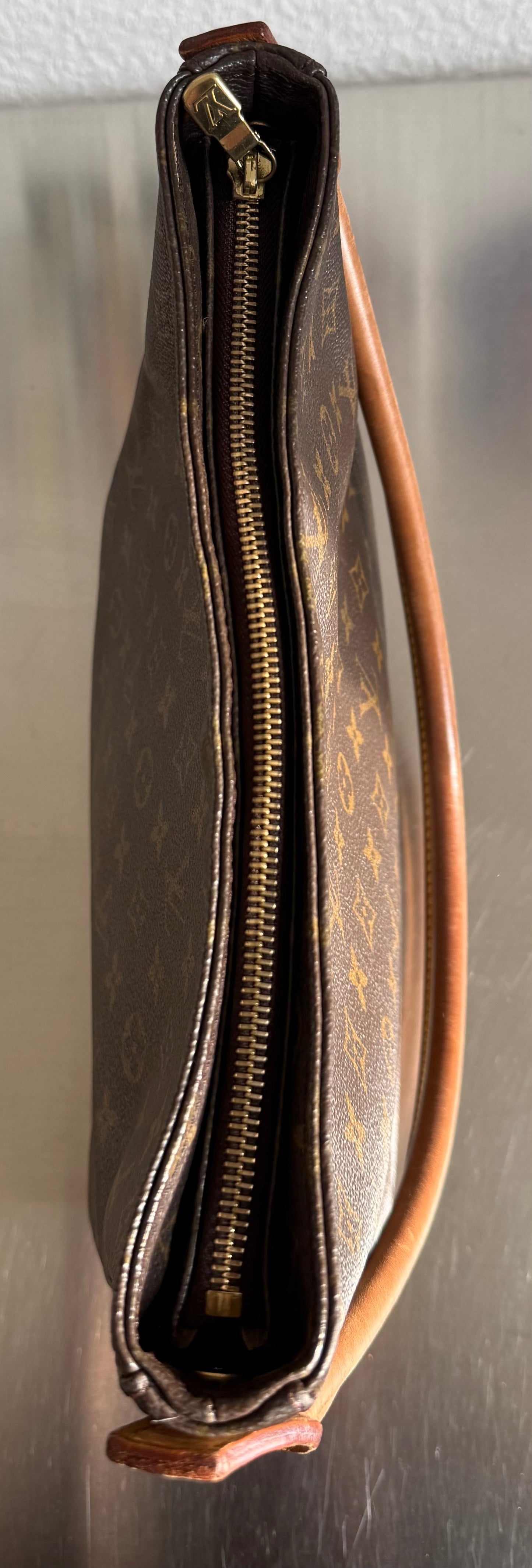 Louis Vuitton Looping GM