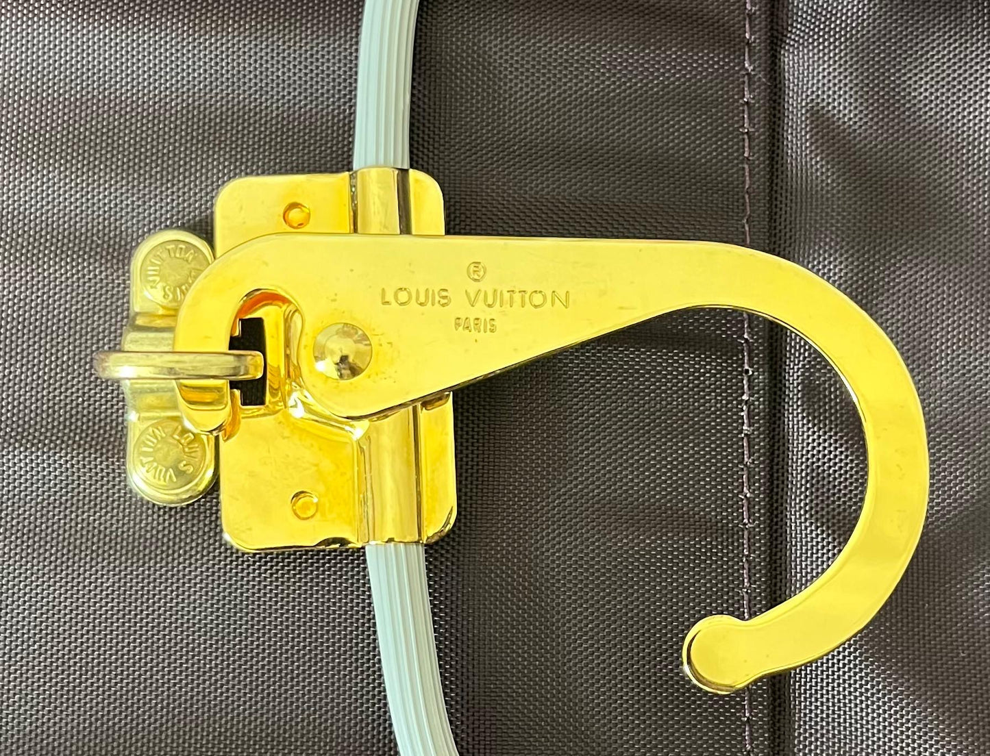 Louis Vuitton Helanga Taiga