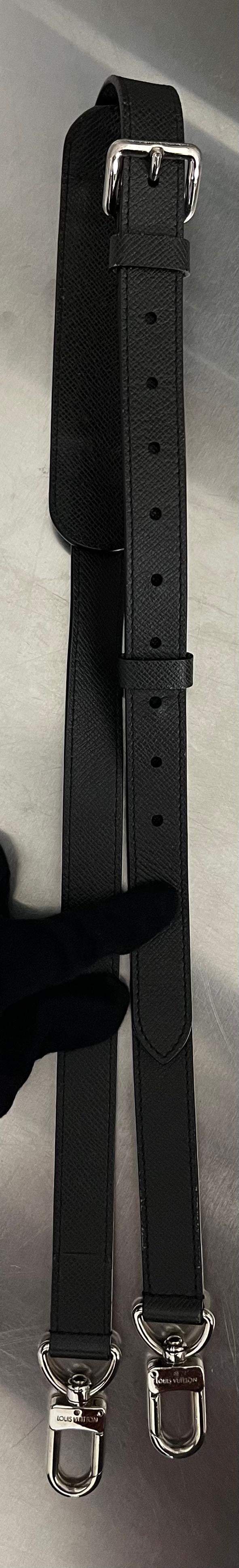 Louis Vuitton Porte Documents Taiga