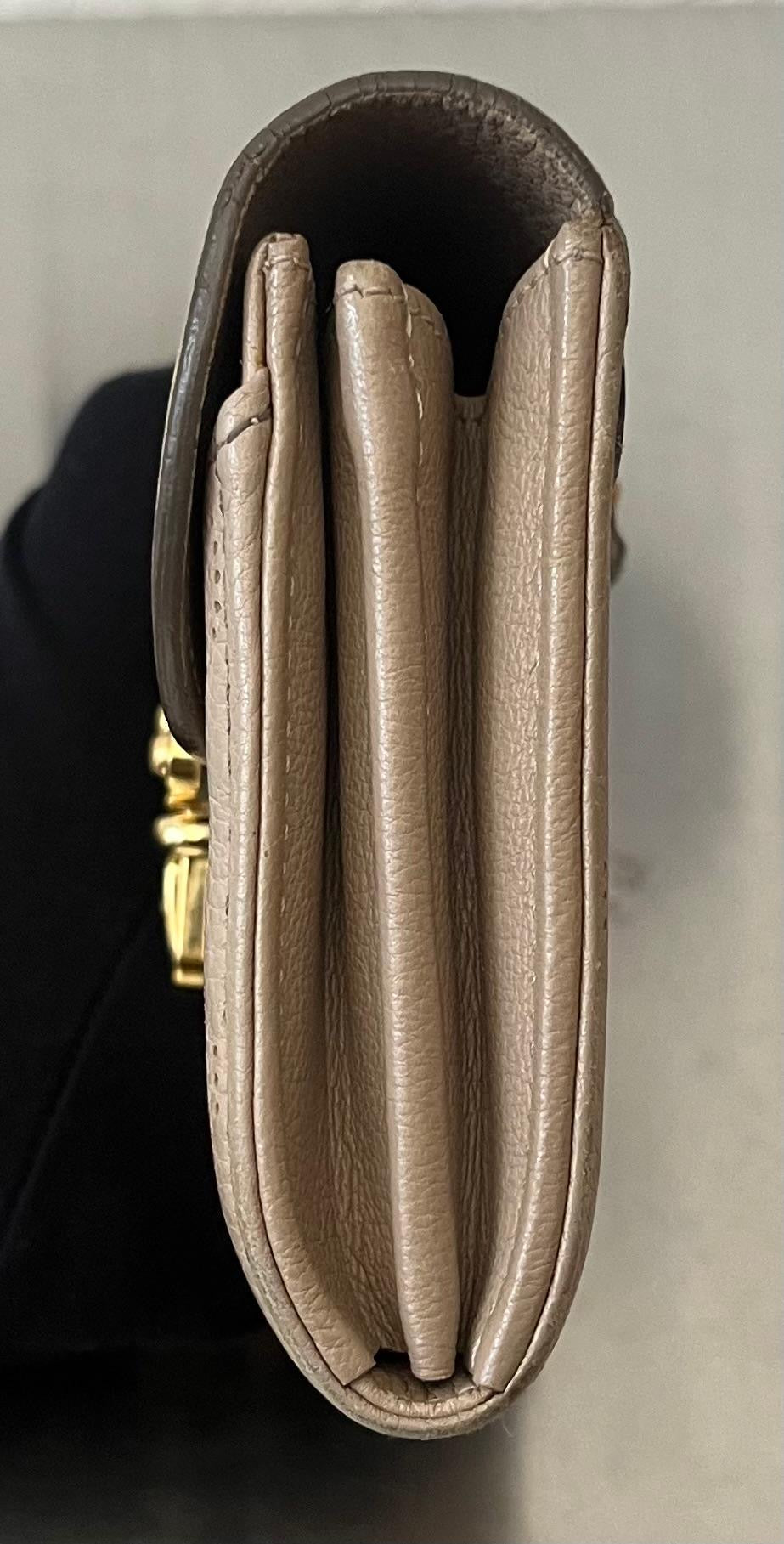 Louis Vuitton Amelia Mahina Leder