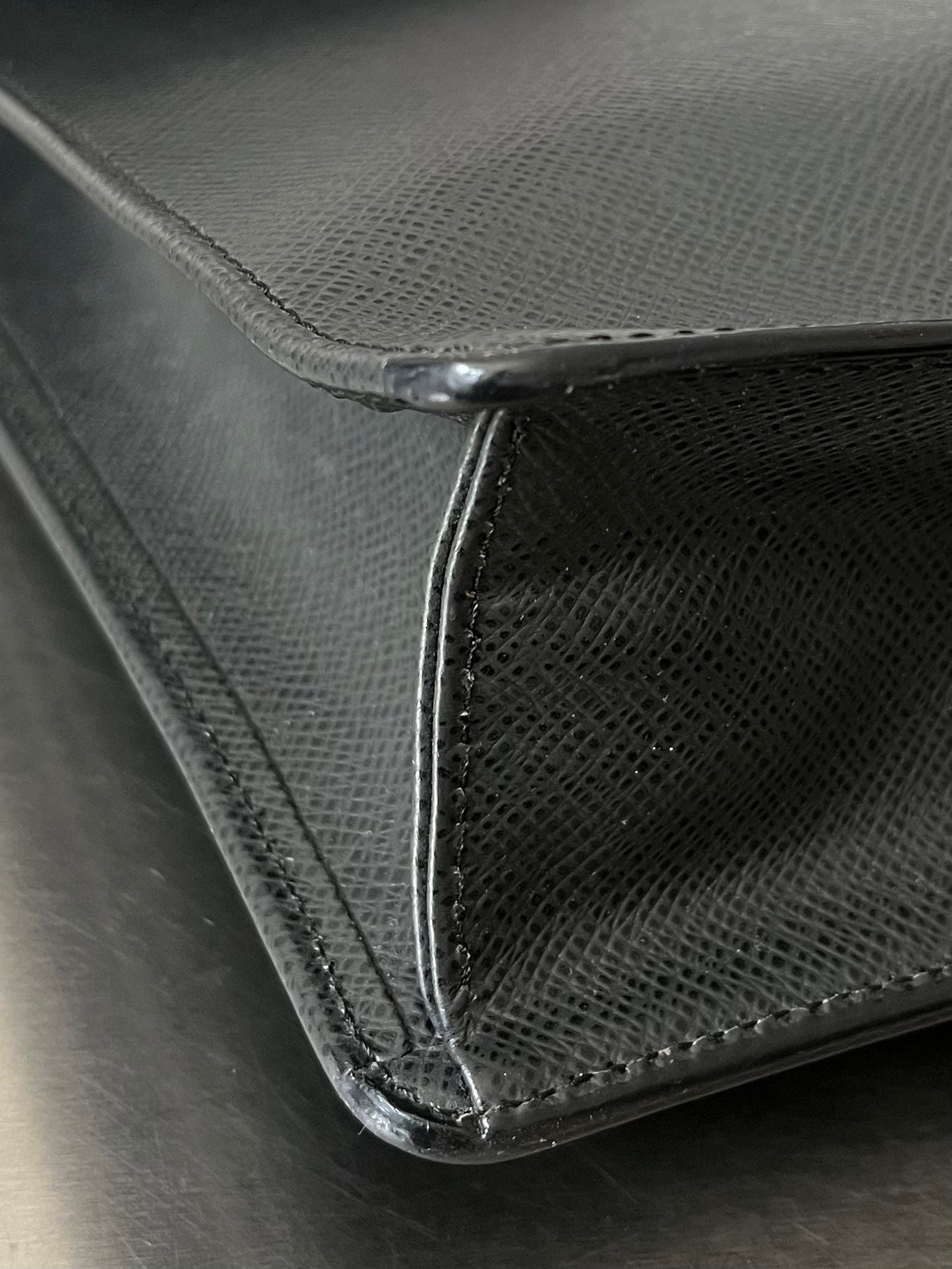 Louis Vuitton Angara Taiga