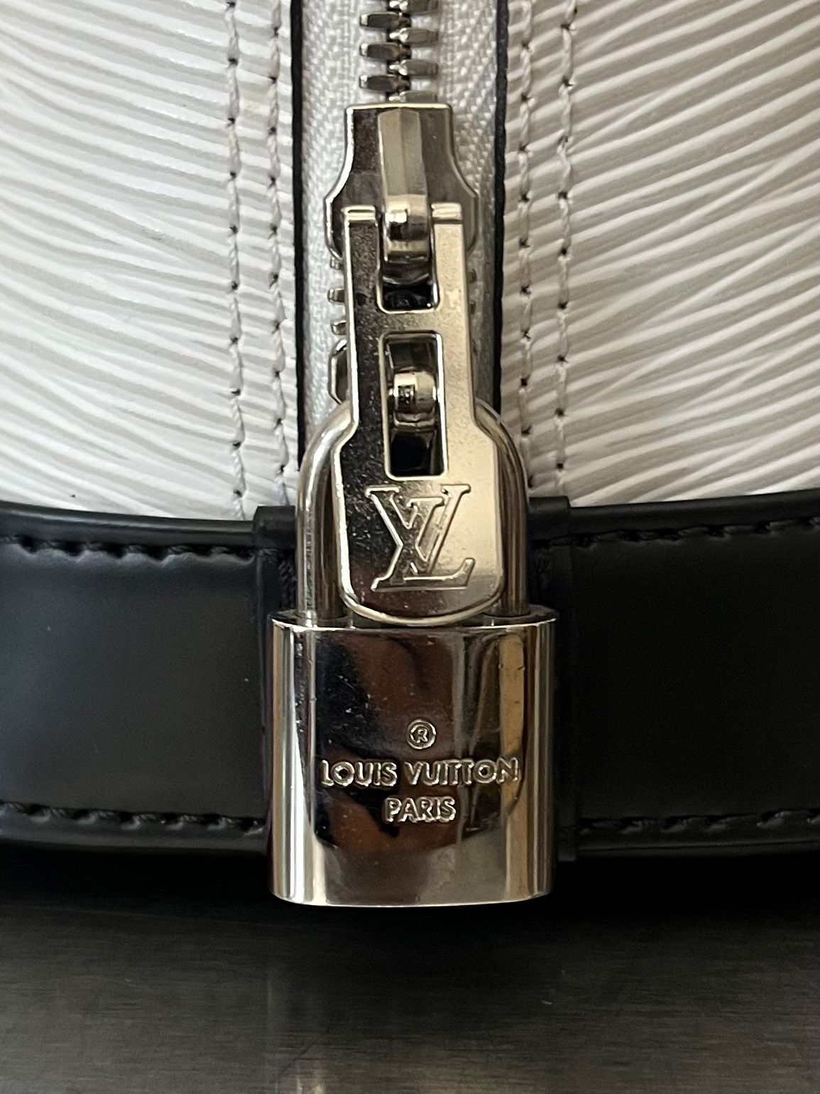 Louis Vuitton Alma BB Epi