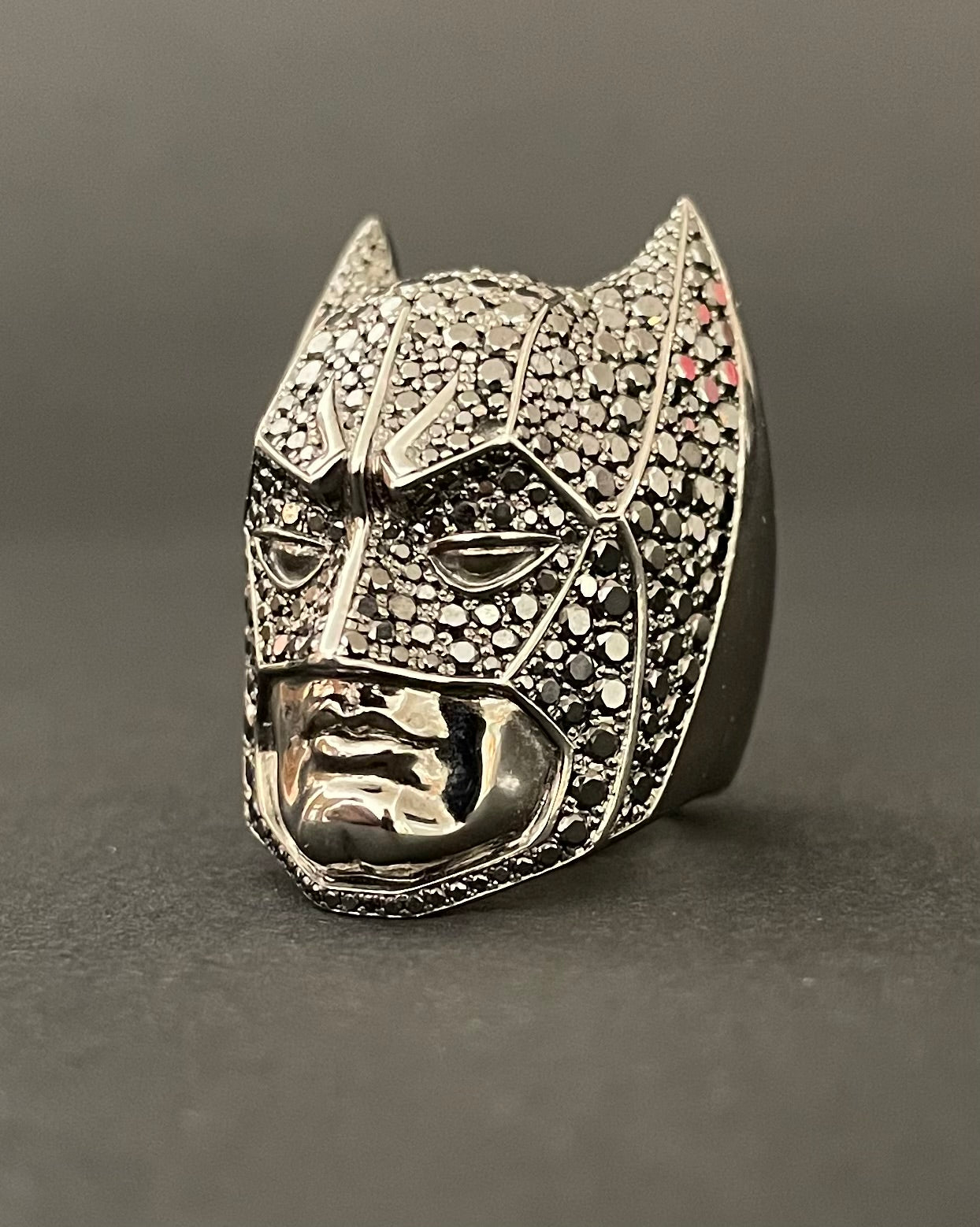One Of A Kind Batman Ring 750/- Weißgold 3,73ct schwarze Diamanten
