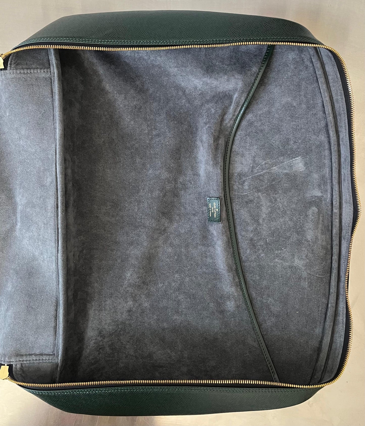 Louis Vuitton Helanga Taiga