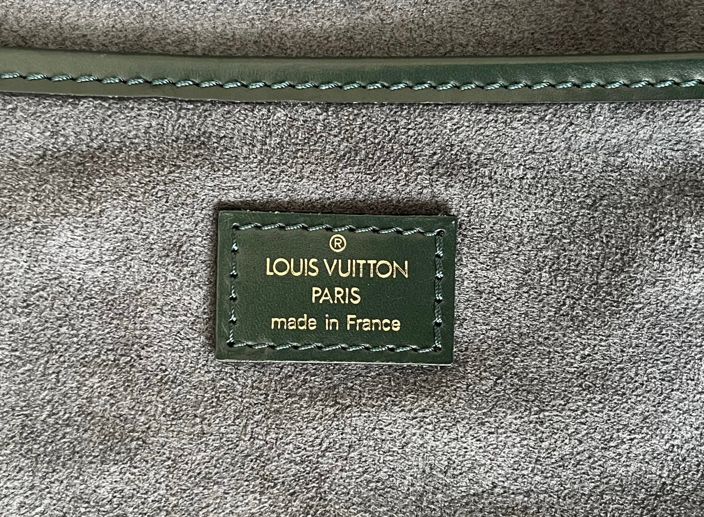 Louis Vuitton Helanga Taiga
