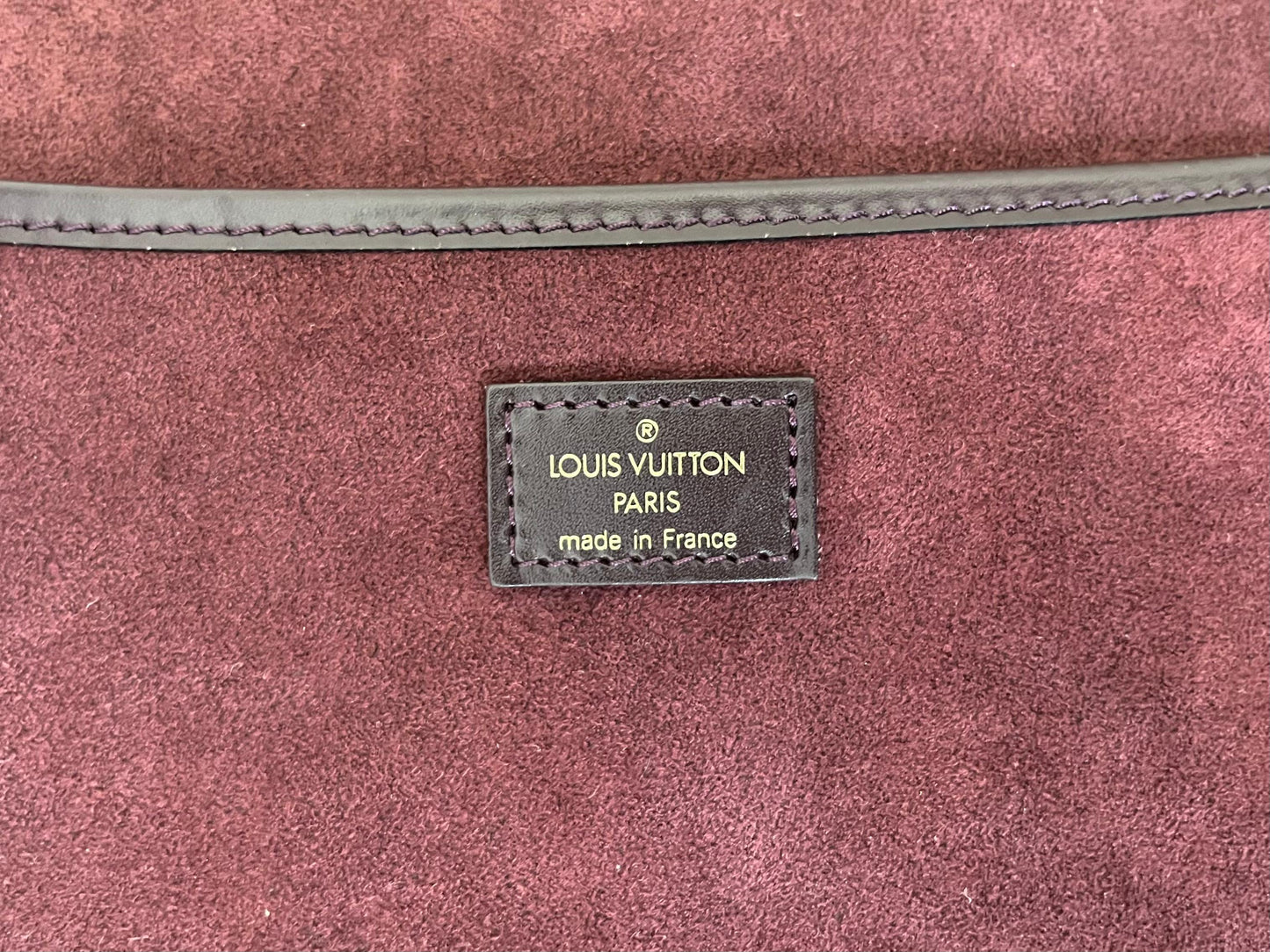 Louis Vuitton Helanga Taiga