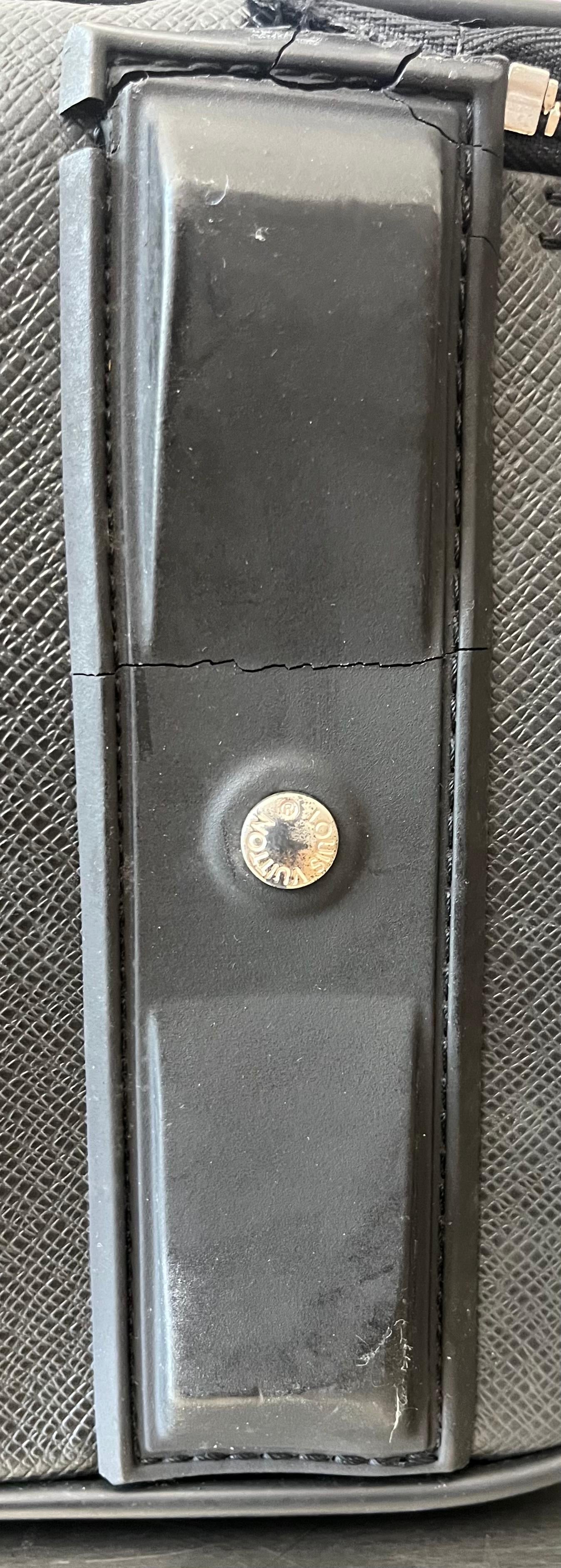 Louis Vuitton Pegase 60 Taiga