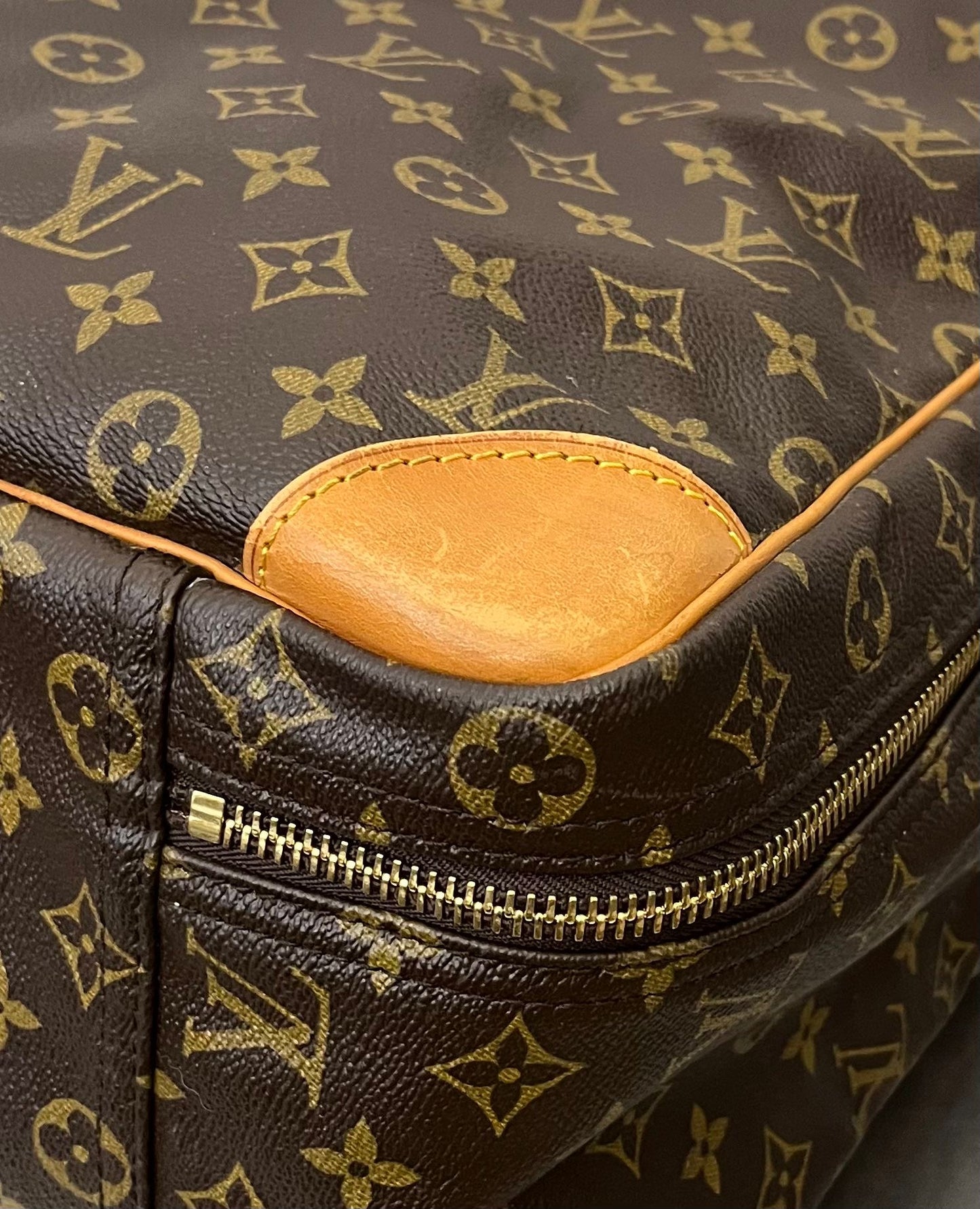 Louis Vuitton Sirius 55