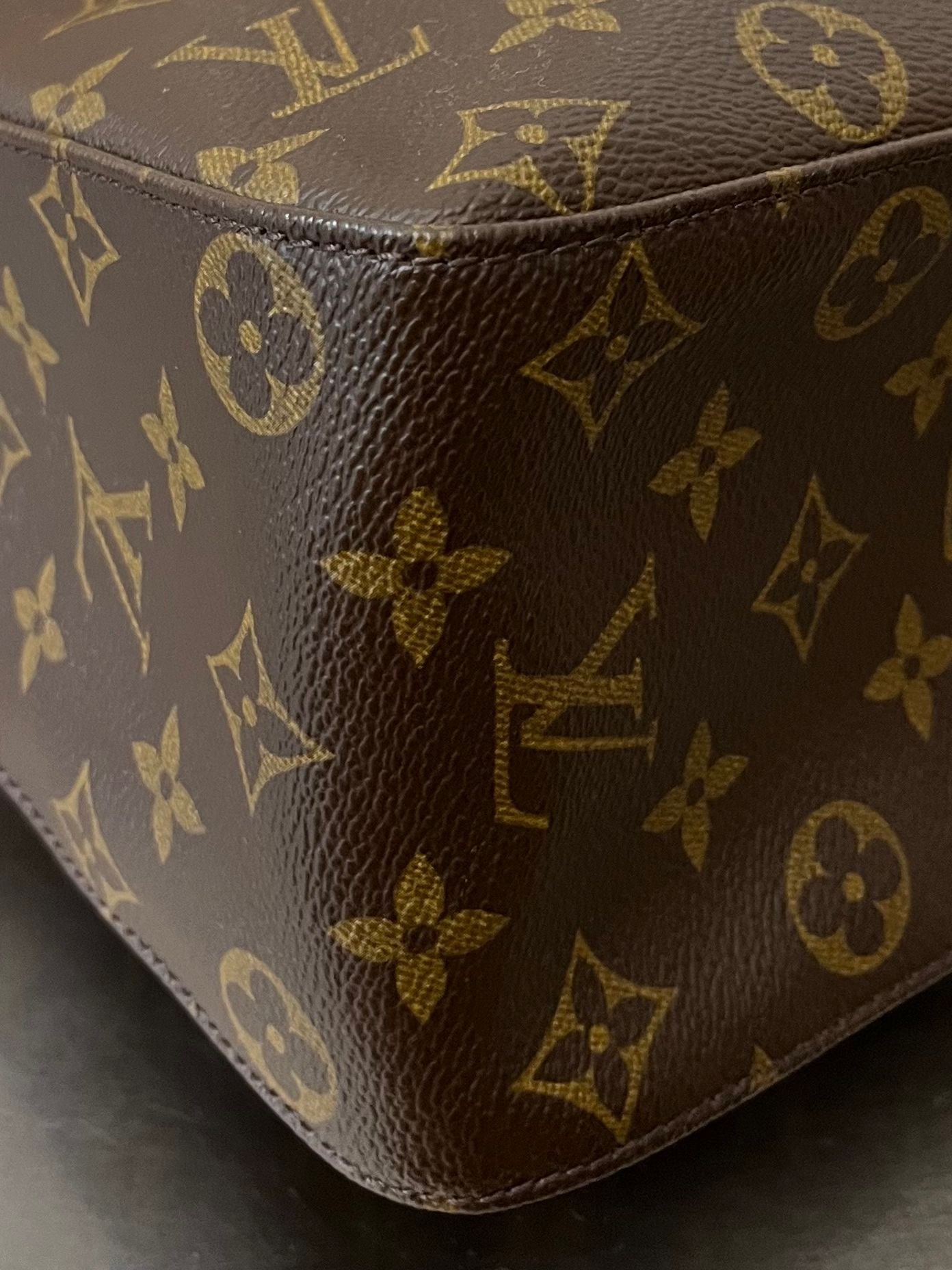 Louis Vuitton Looping GM