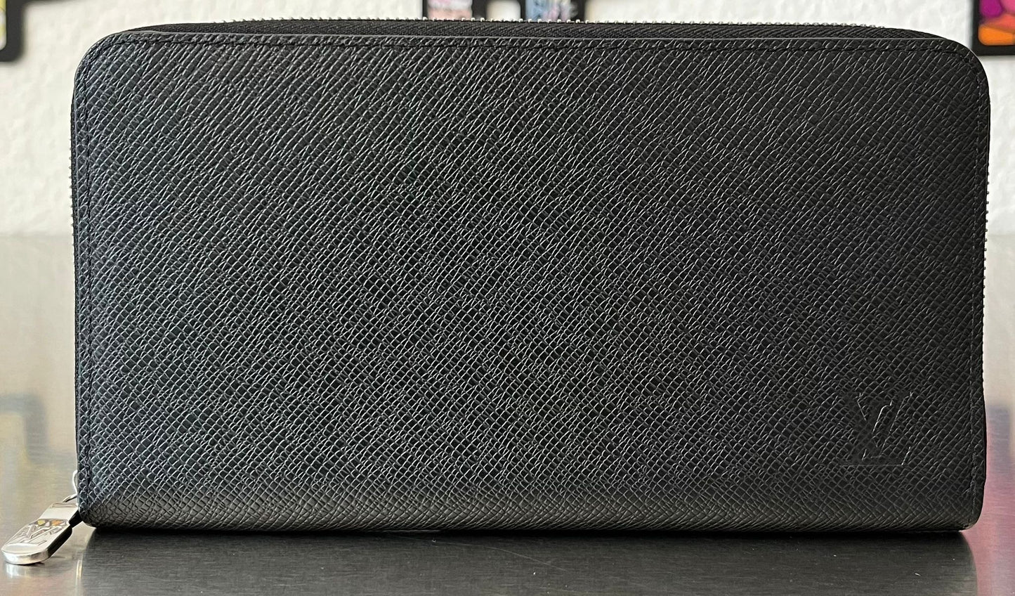 Louis Vuitton Zippy Organizer Taiga