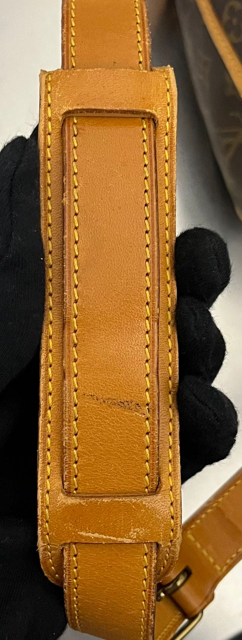 Louis Vuitton Saumur 35