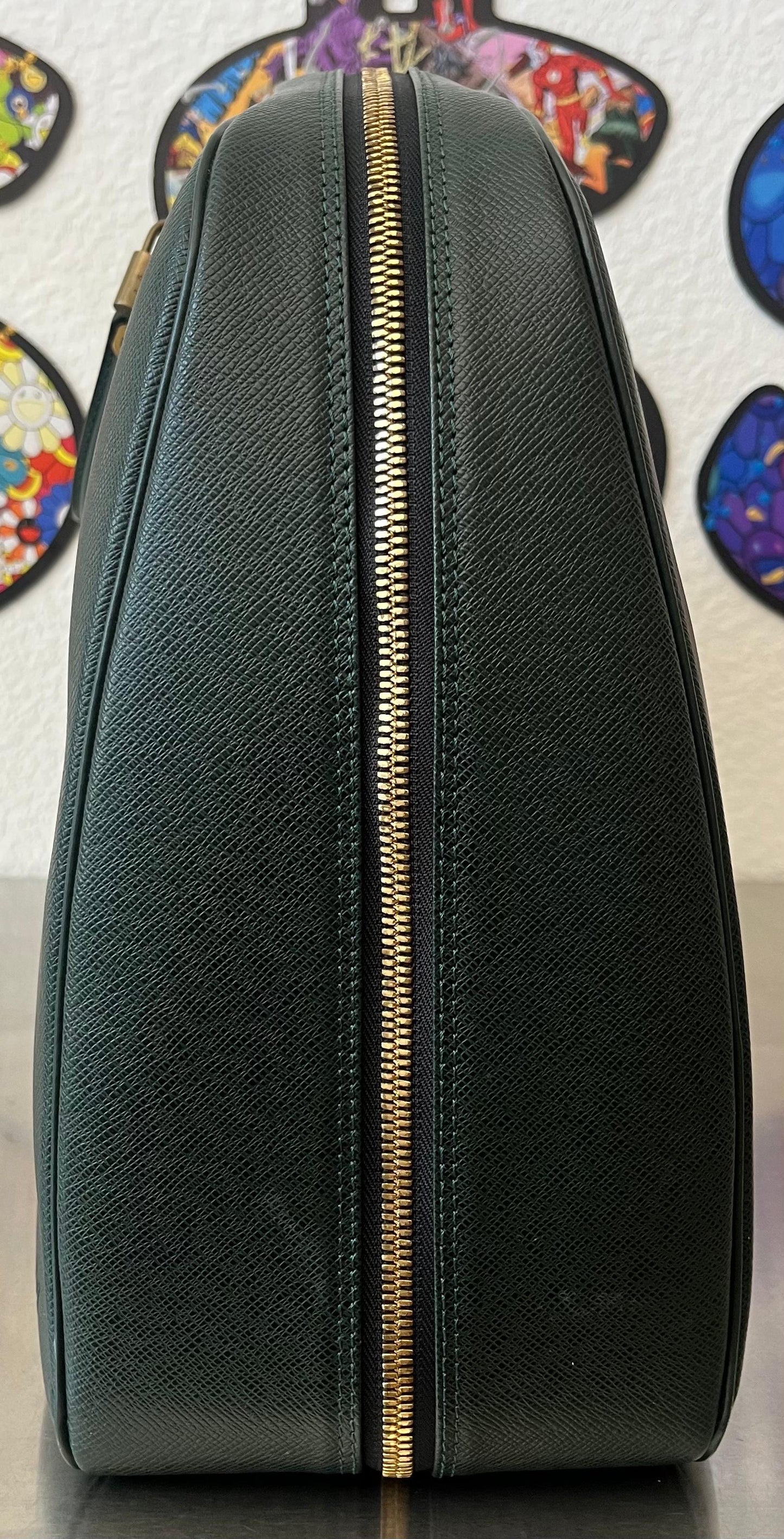 Louis Vuitton Helanga Taiga