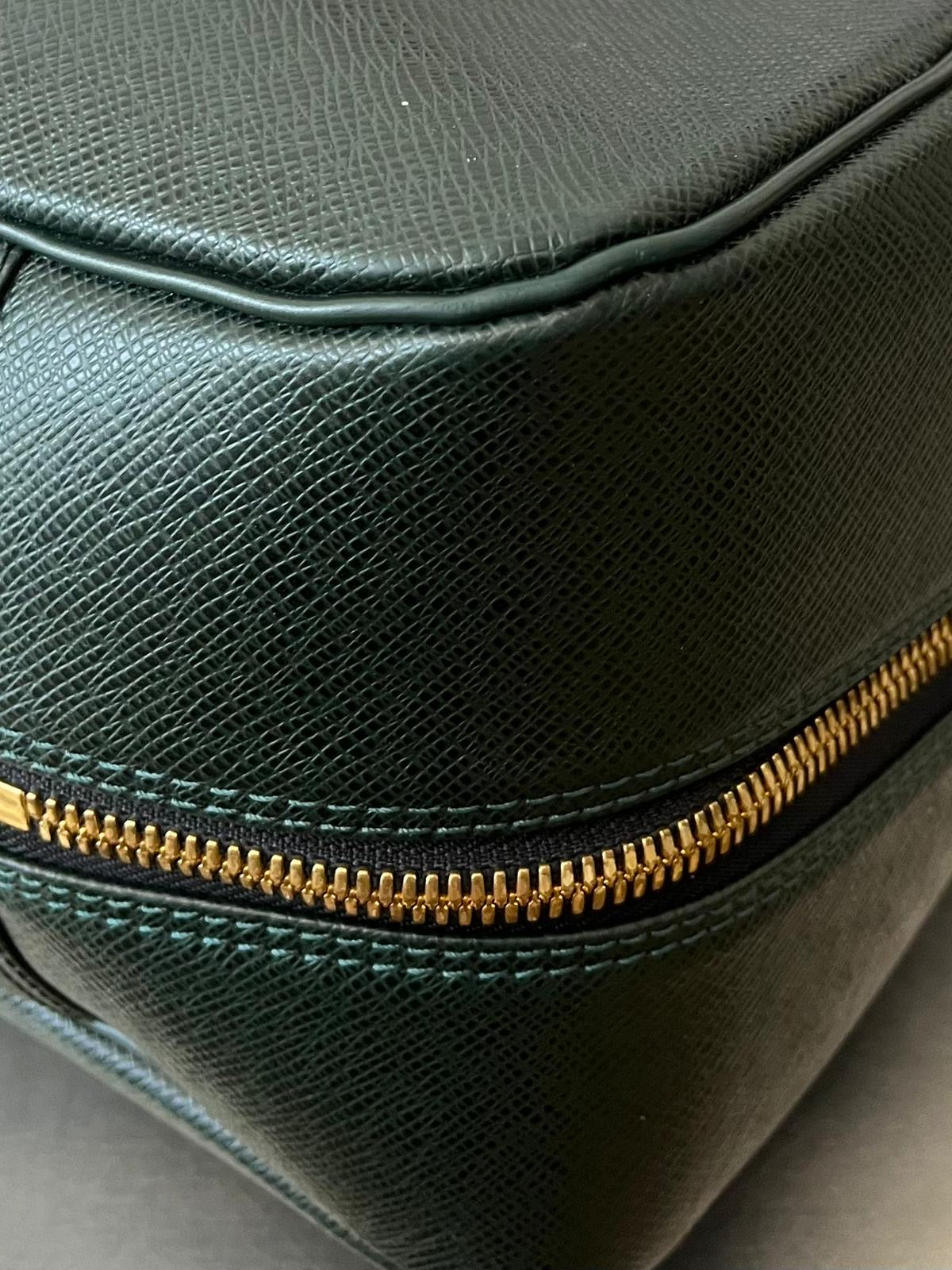 Louis Vuitton Helanga Taiga