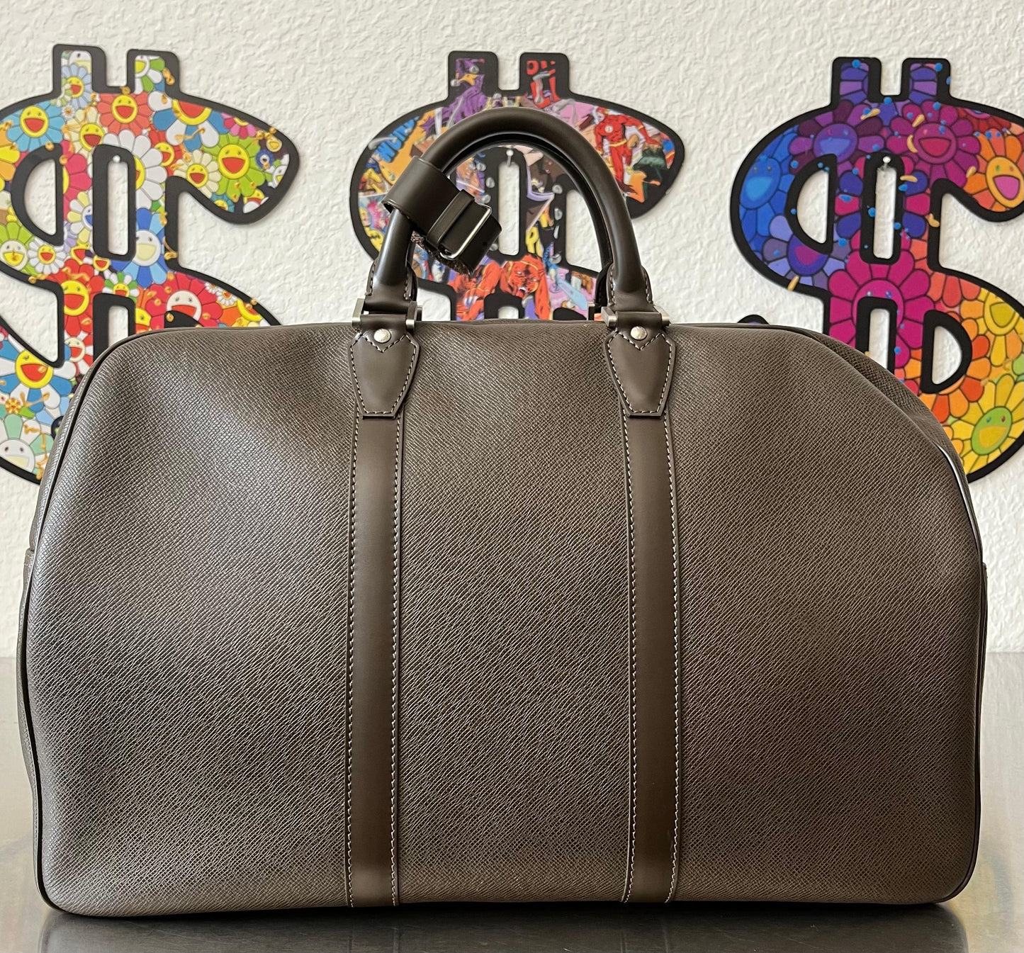 Louis Vuitton Kendall PM Taiga Leder