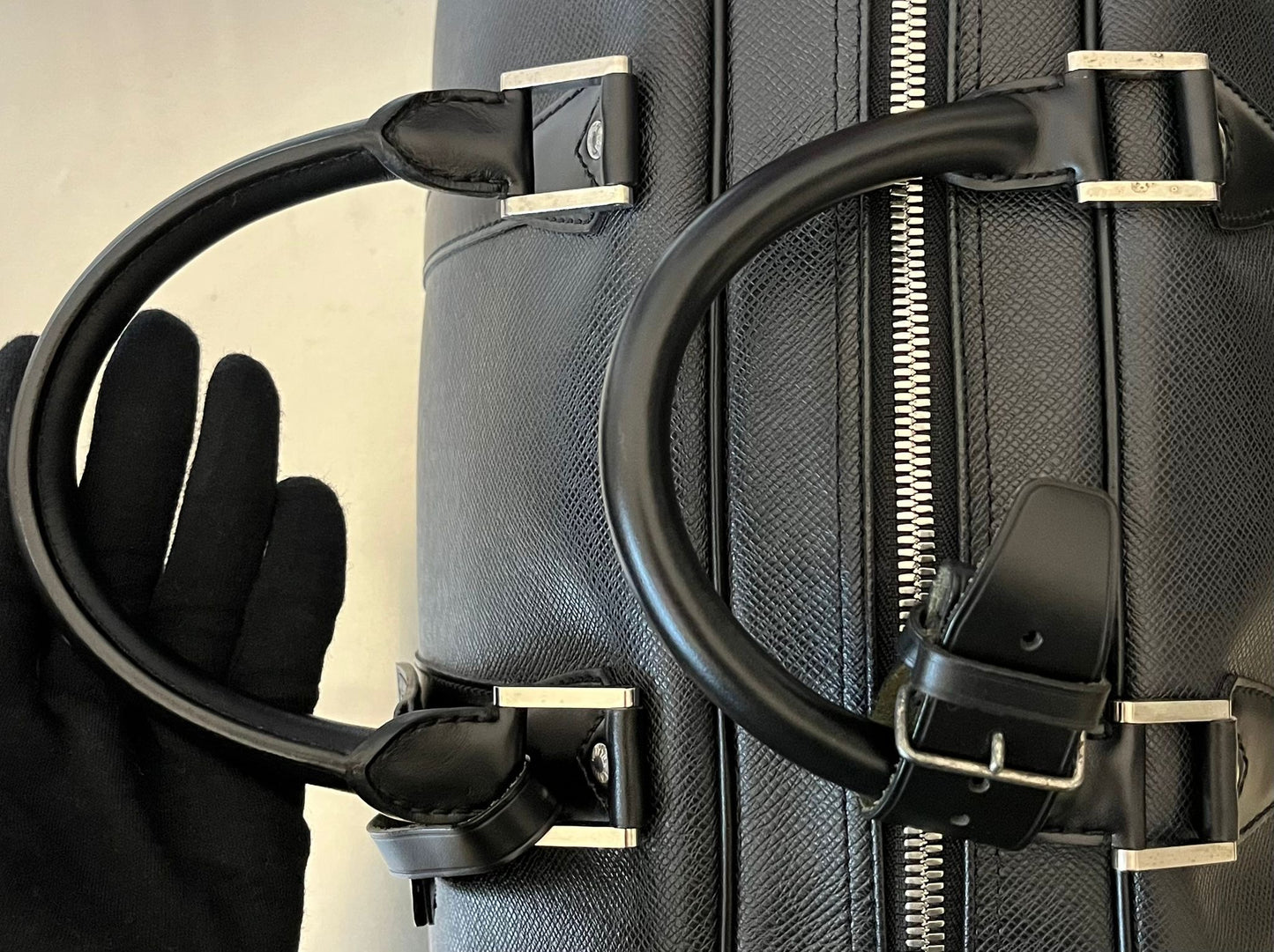 Louis Vuitton Kendall PM Taiga