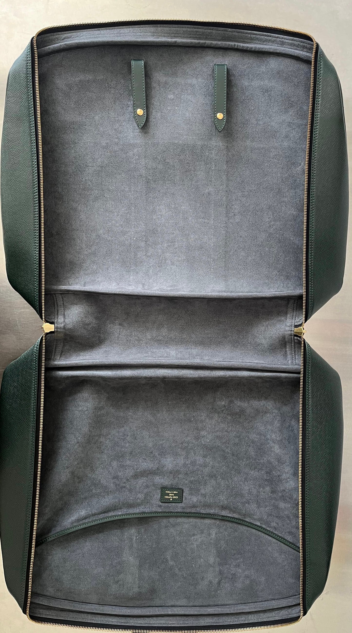 Louis Vuitton Helanga Taiga