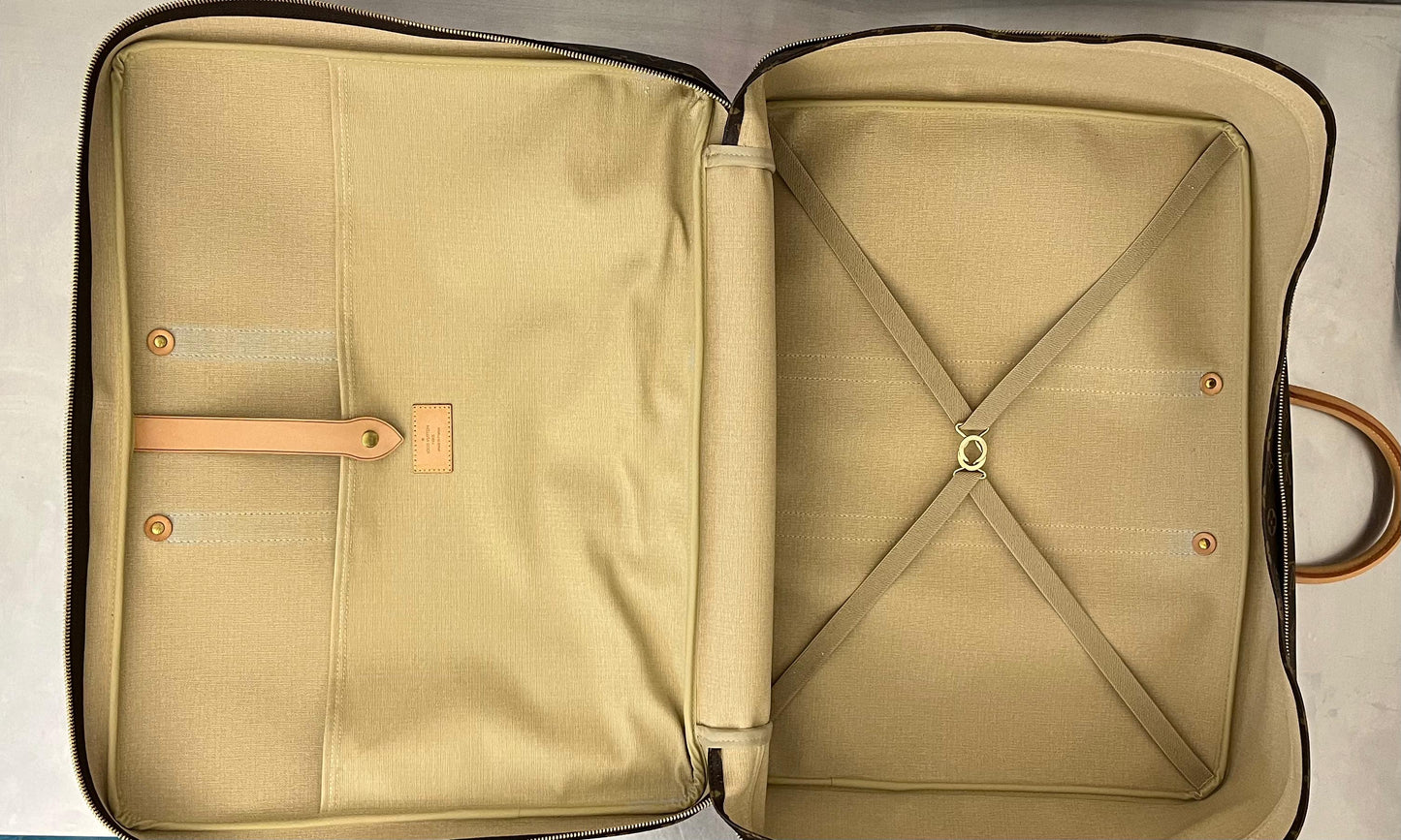 Louis Vuitton Sirius 55