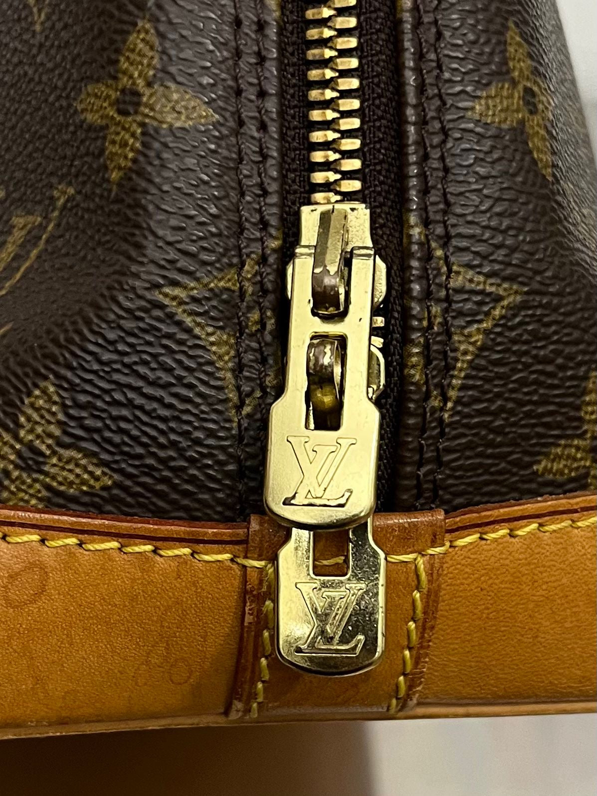 Louis Vuitton Alma PM
