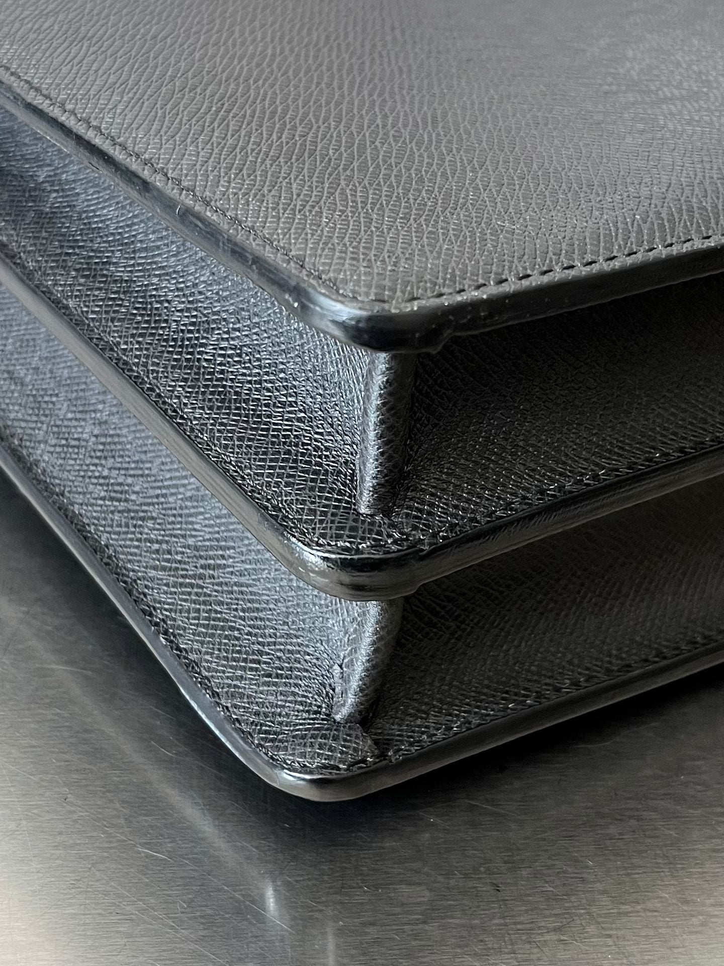 Louis Vuitton Neo Robusto 2 Taiga