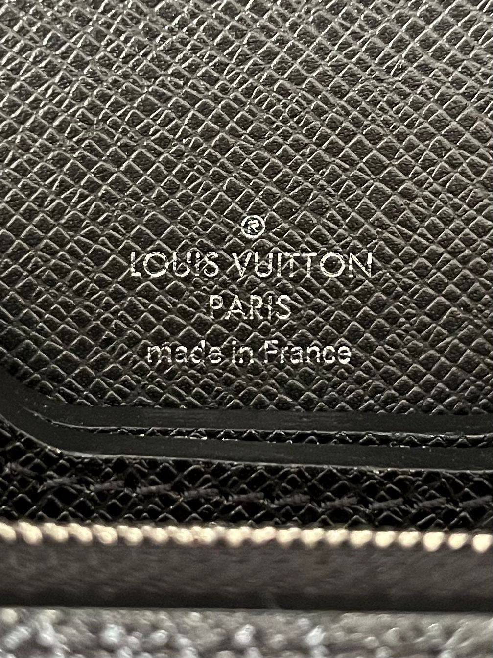 Louis Vuitton Neo Robusto 2 Taiga