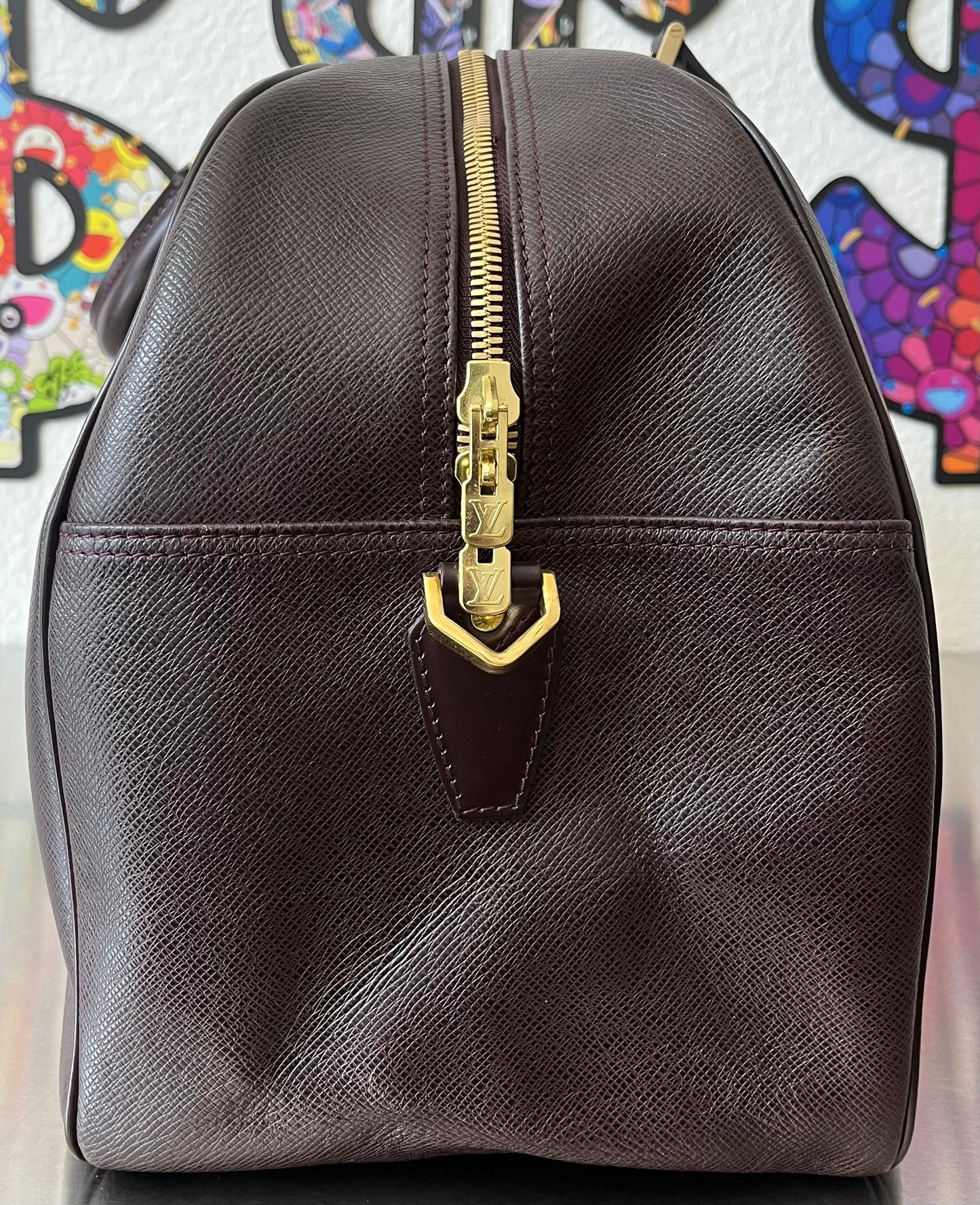 Louis Vuitton Kendall PM Taiga Leder