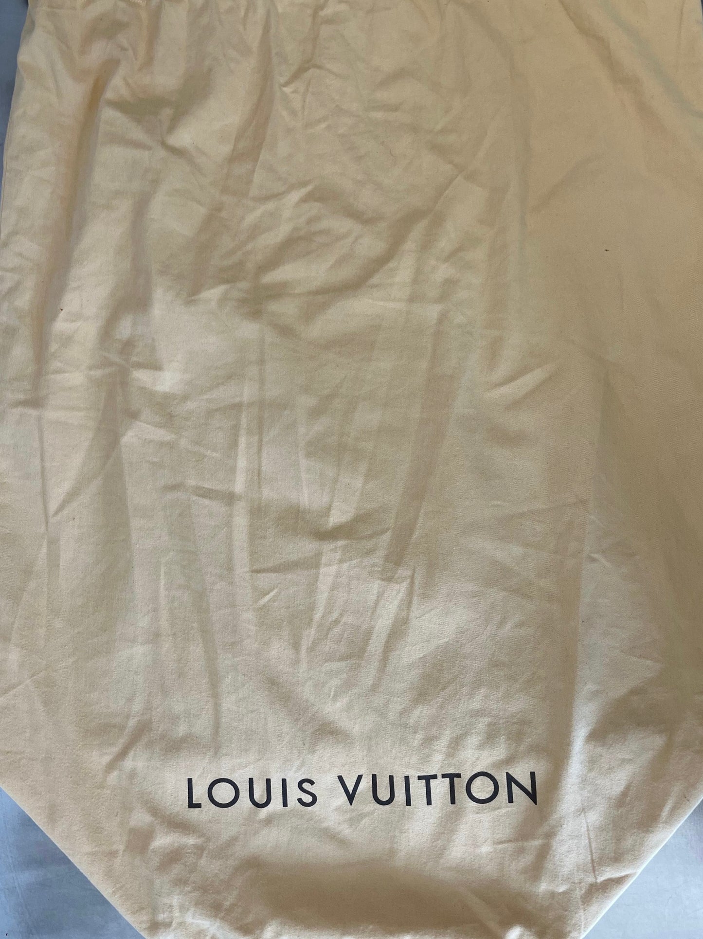Louis Vuitton Nikolai Taiga Leder