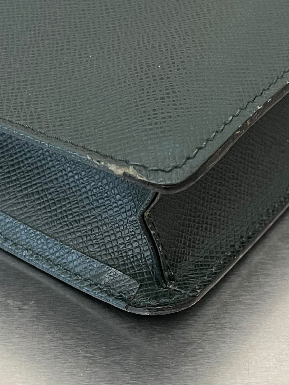 Louis Vuitton Serviette Kourad