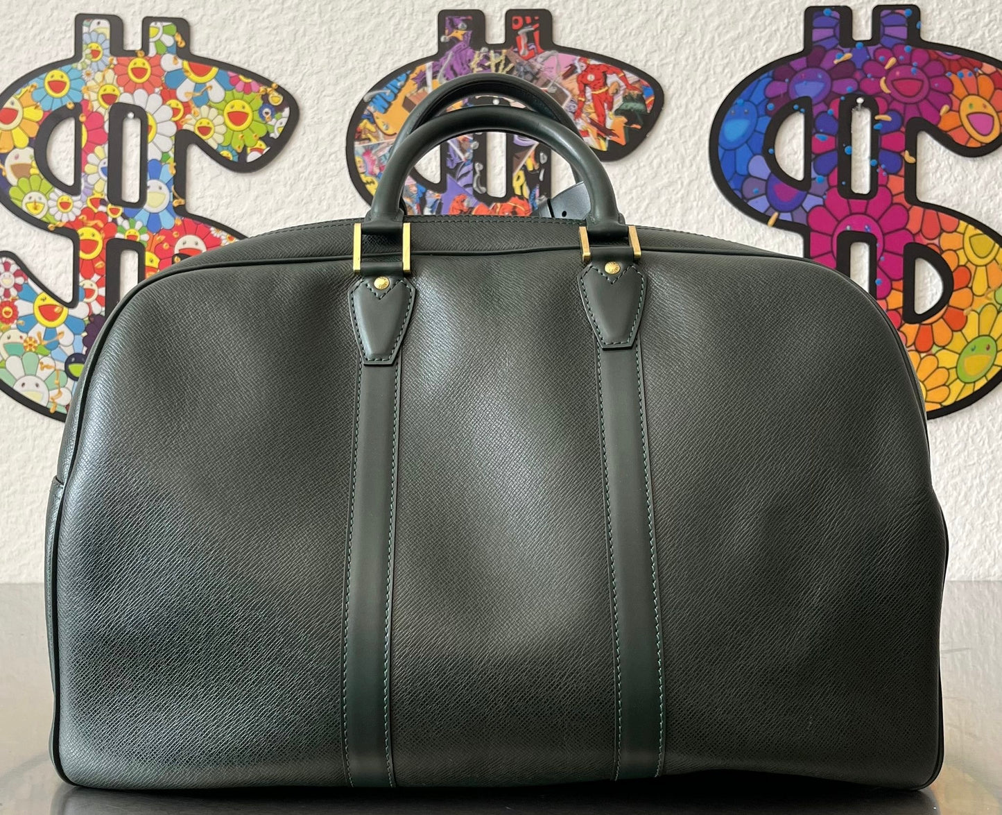 Louis Vuitton Kendall PM Taiga Leder