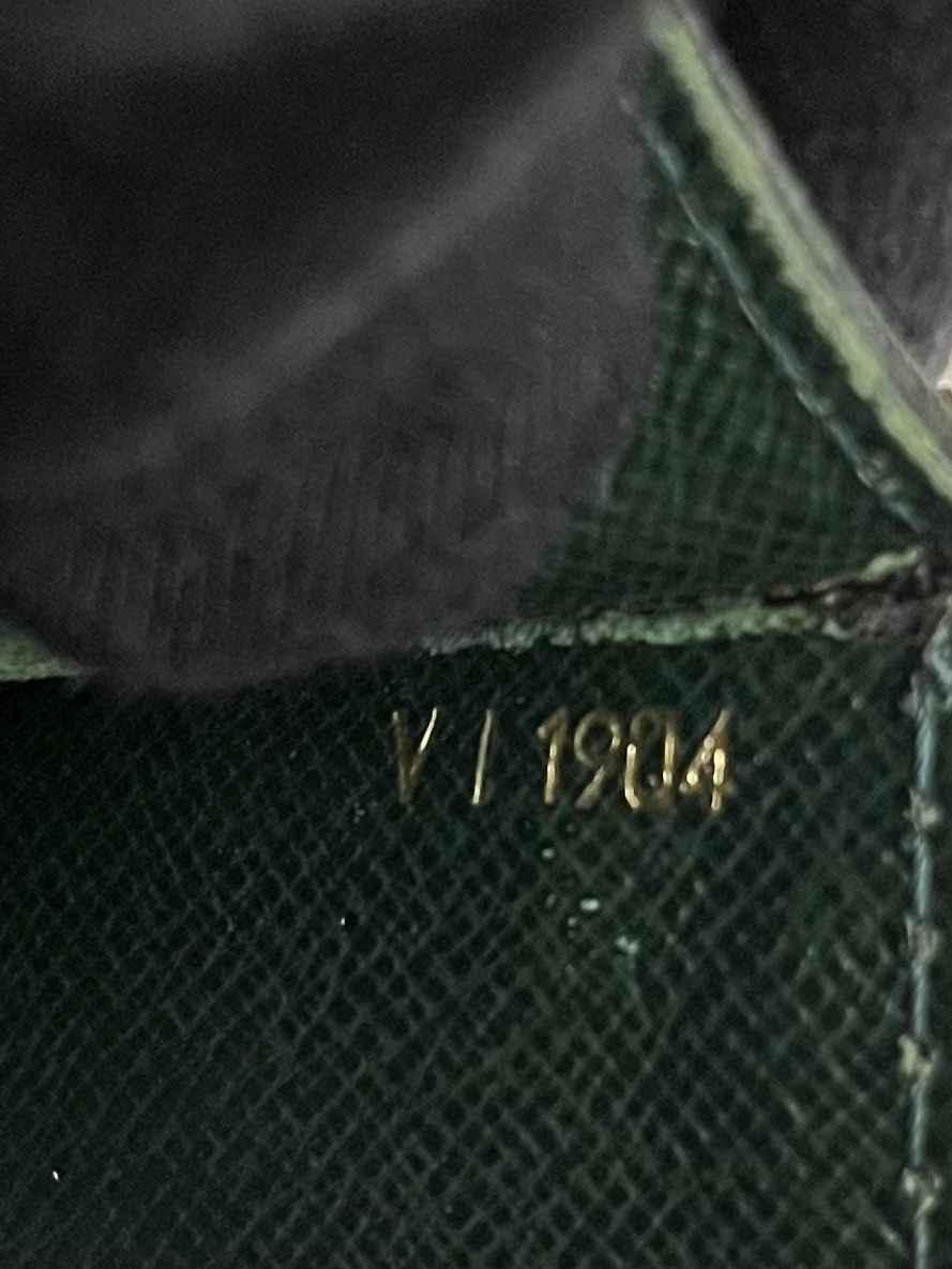 Louis Vuitton Serviette Kourad (Dunkelgrün)