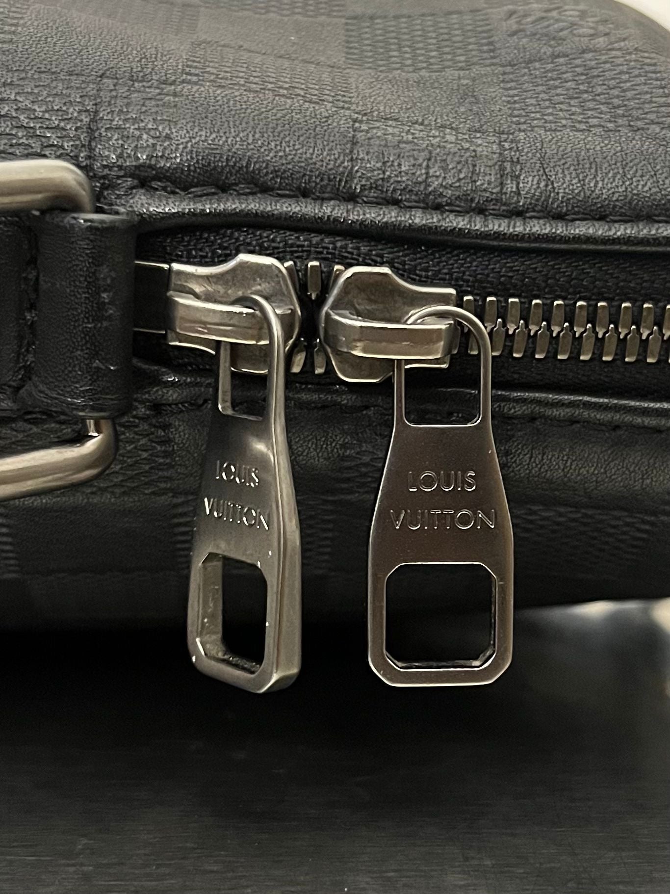 Louis Vuitton Porte Documents Jour Infini
