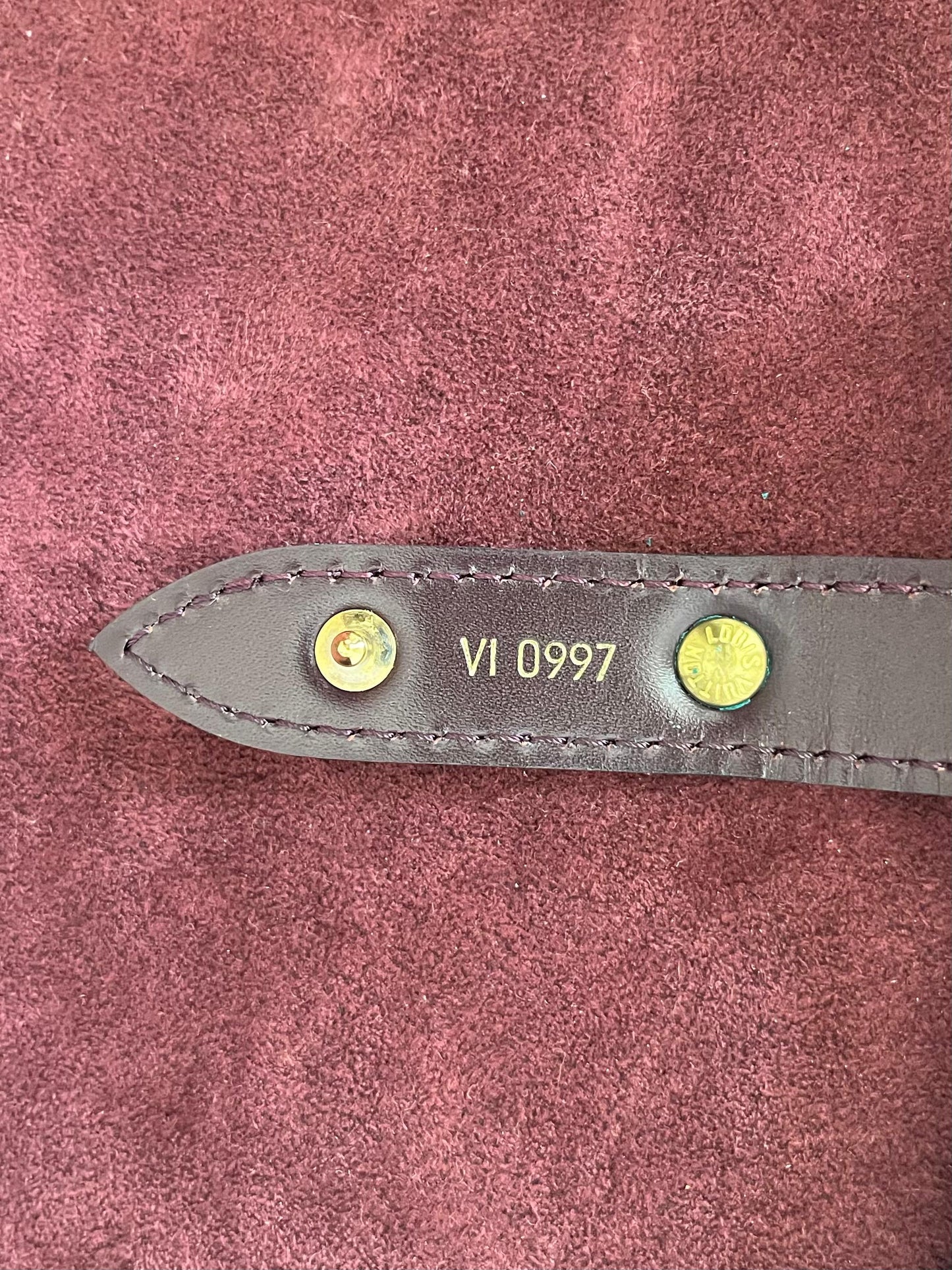 Louis Vuitton Helanga Taiga