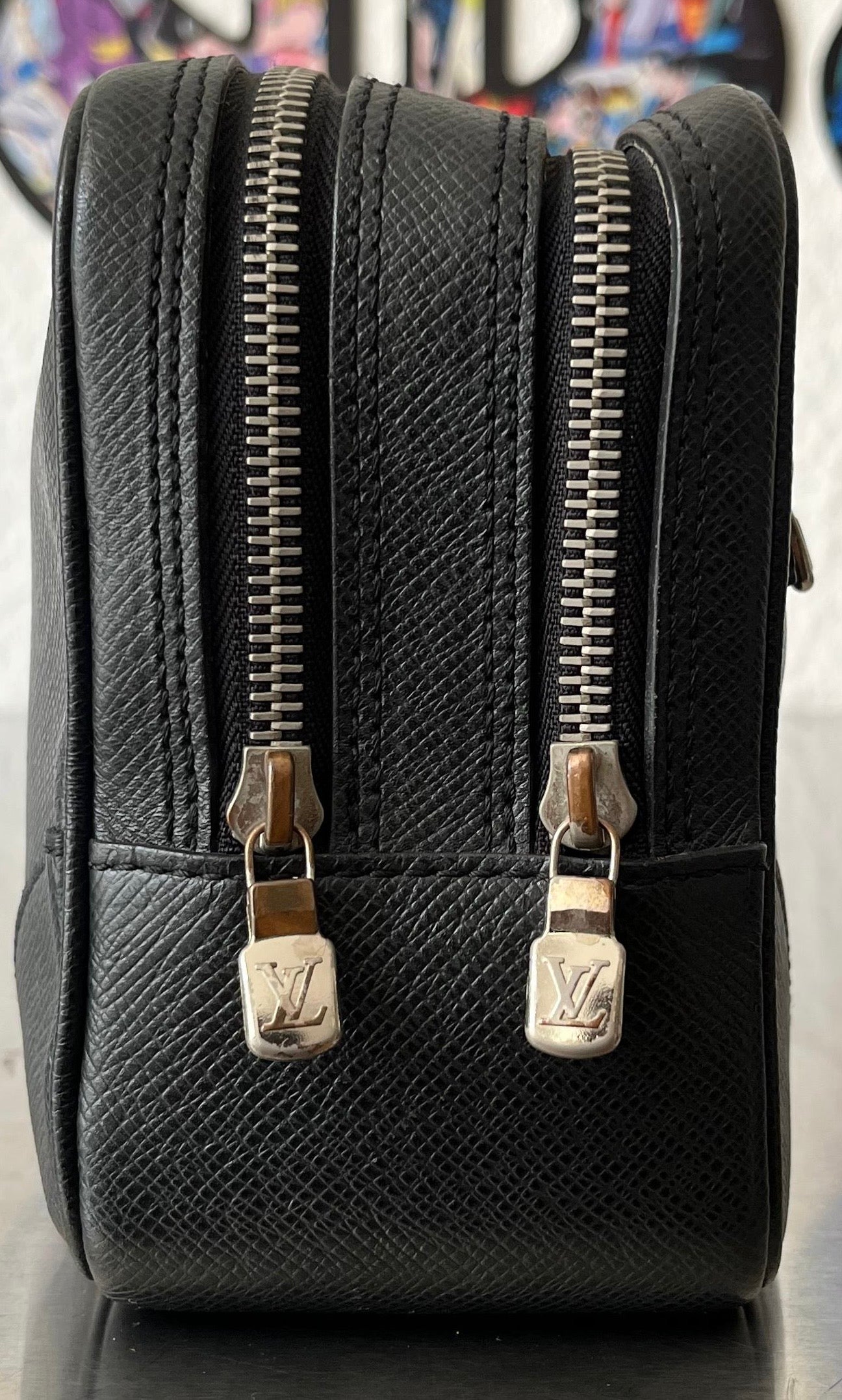 Louis Vuitton Pavel Taiga Leder