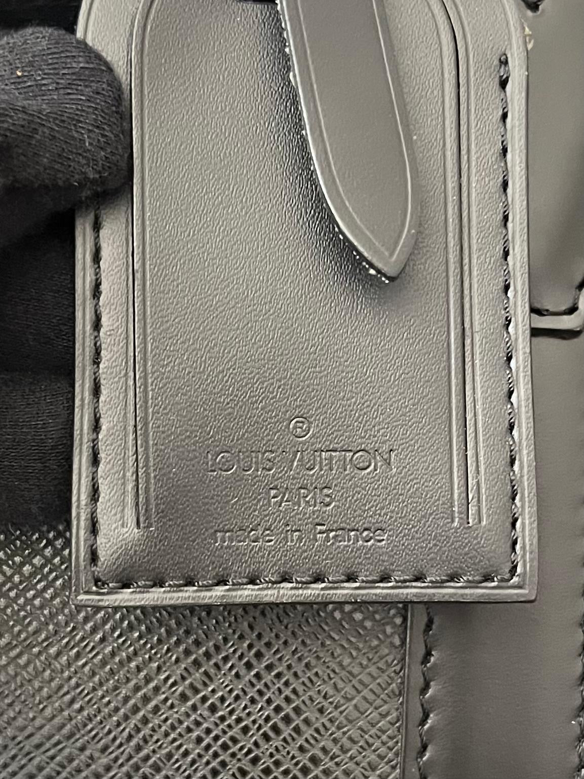 Louis Vuitton Kendall GM Taiga Leder