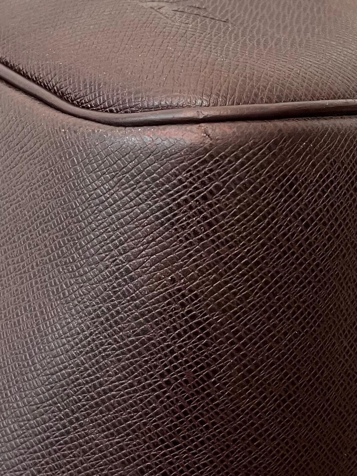 Louis Vuitton Kendall GM Taiga Leder