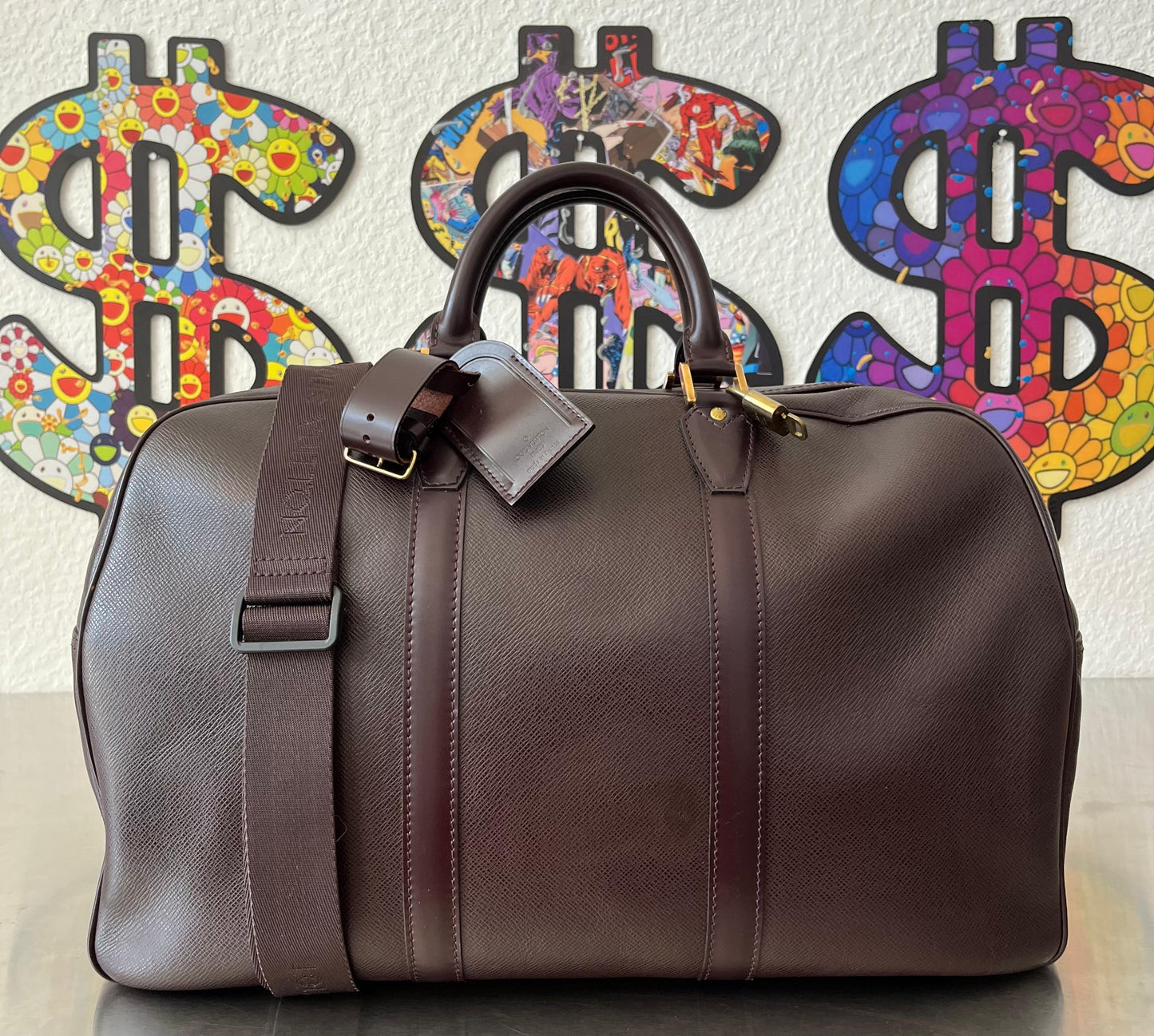 Louis Vuitton Kendall PM Taiga Leder