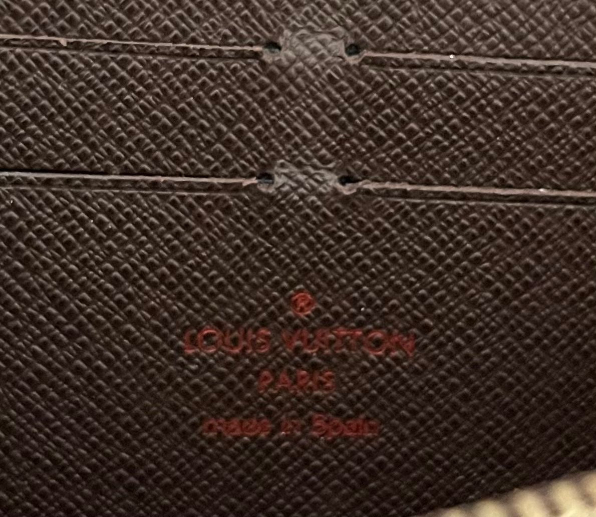 Louis Vuitton Zippy Damier