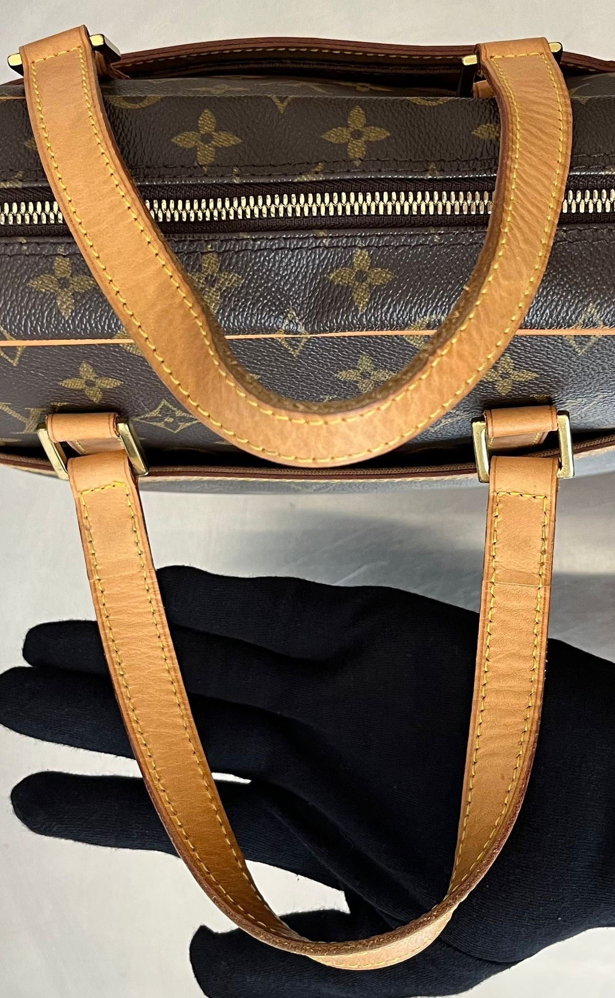Louis Vuitton Porte Documents Pegase Monogram