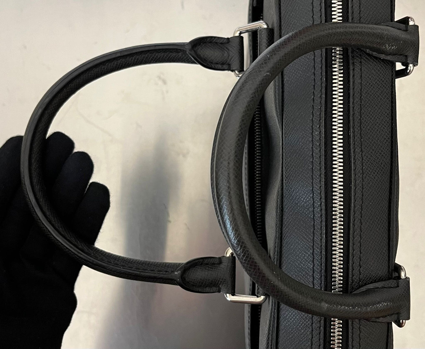 Louis Vuitton Porte Documents Taiga