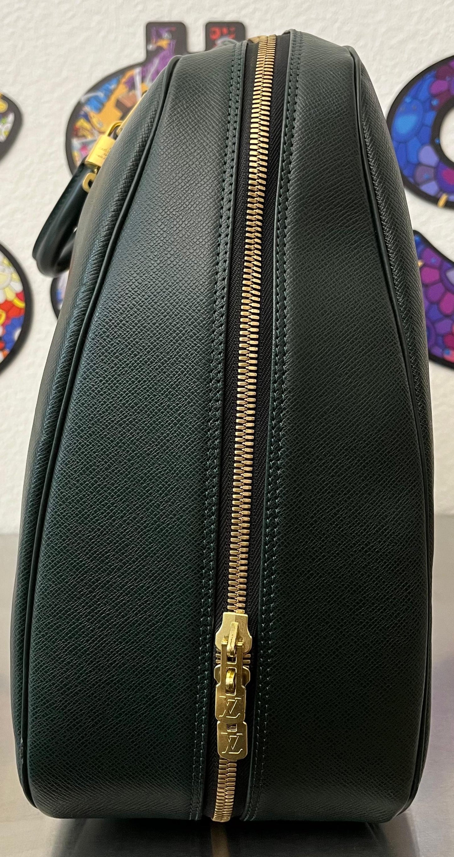 Louis Vuitton Helanga Taiga