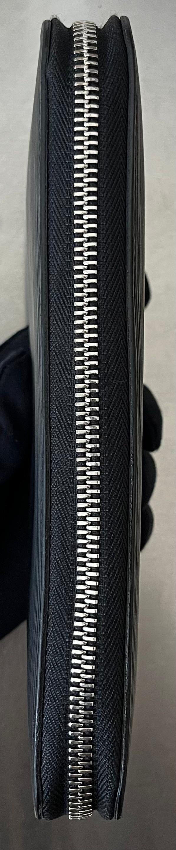 Louis Vuitton Zippy Organizer Epi