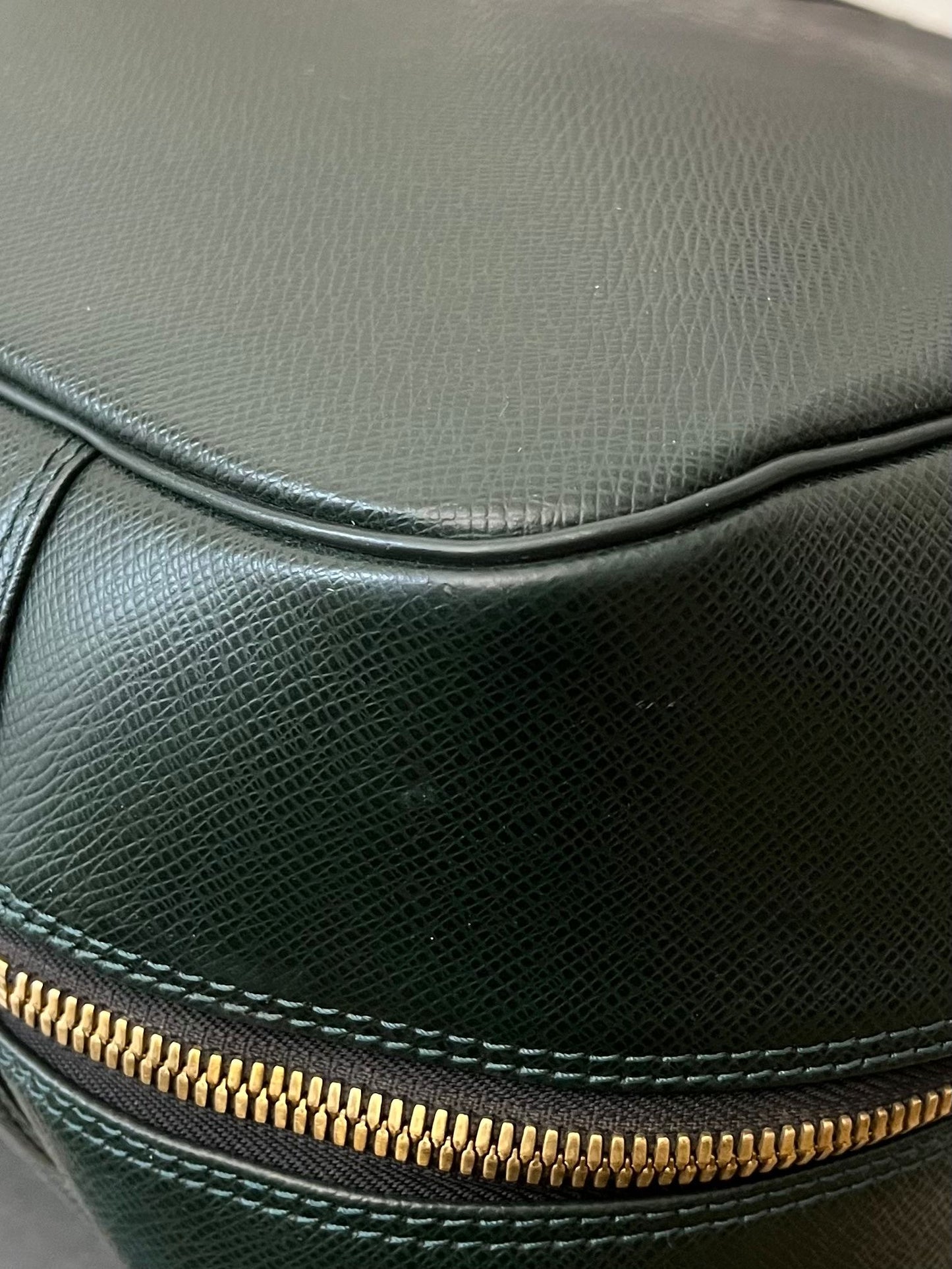 Louis Vuitton Helanga Taiga