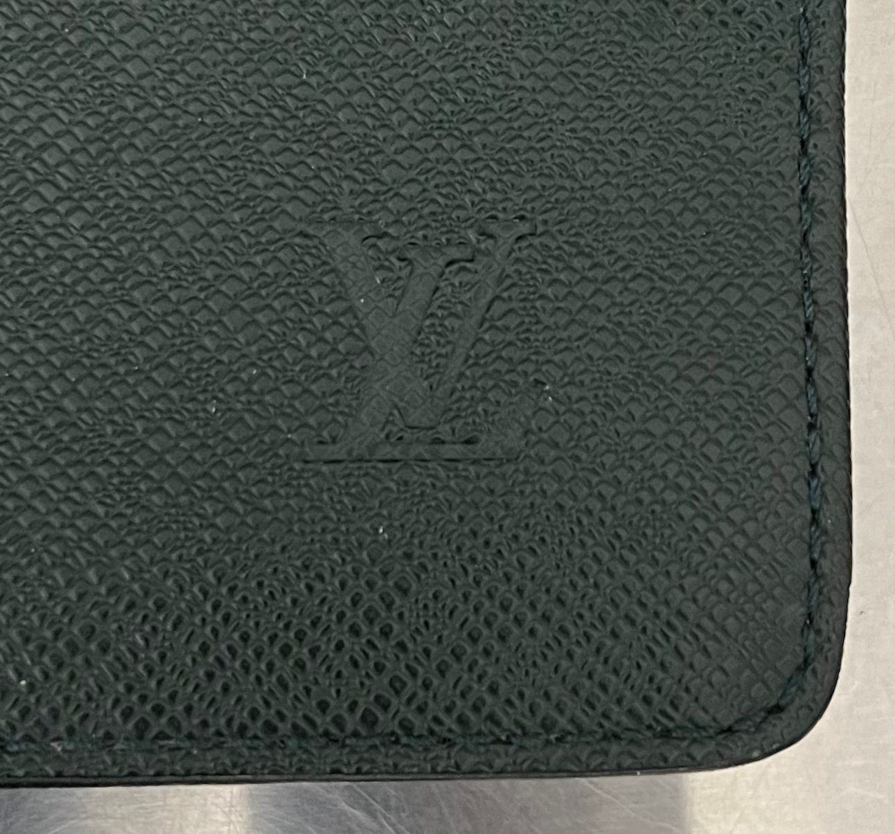 Louis Vuitton Serviette Kourad