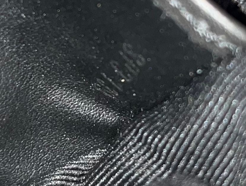 Louis Vuitton Shadow Pochette Discovery PM Leder