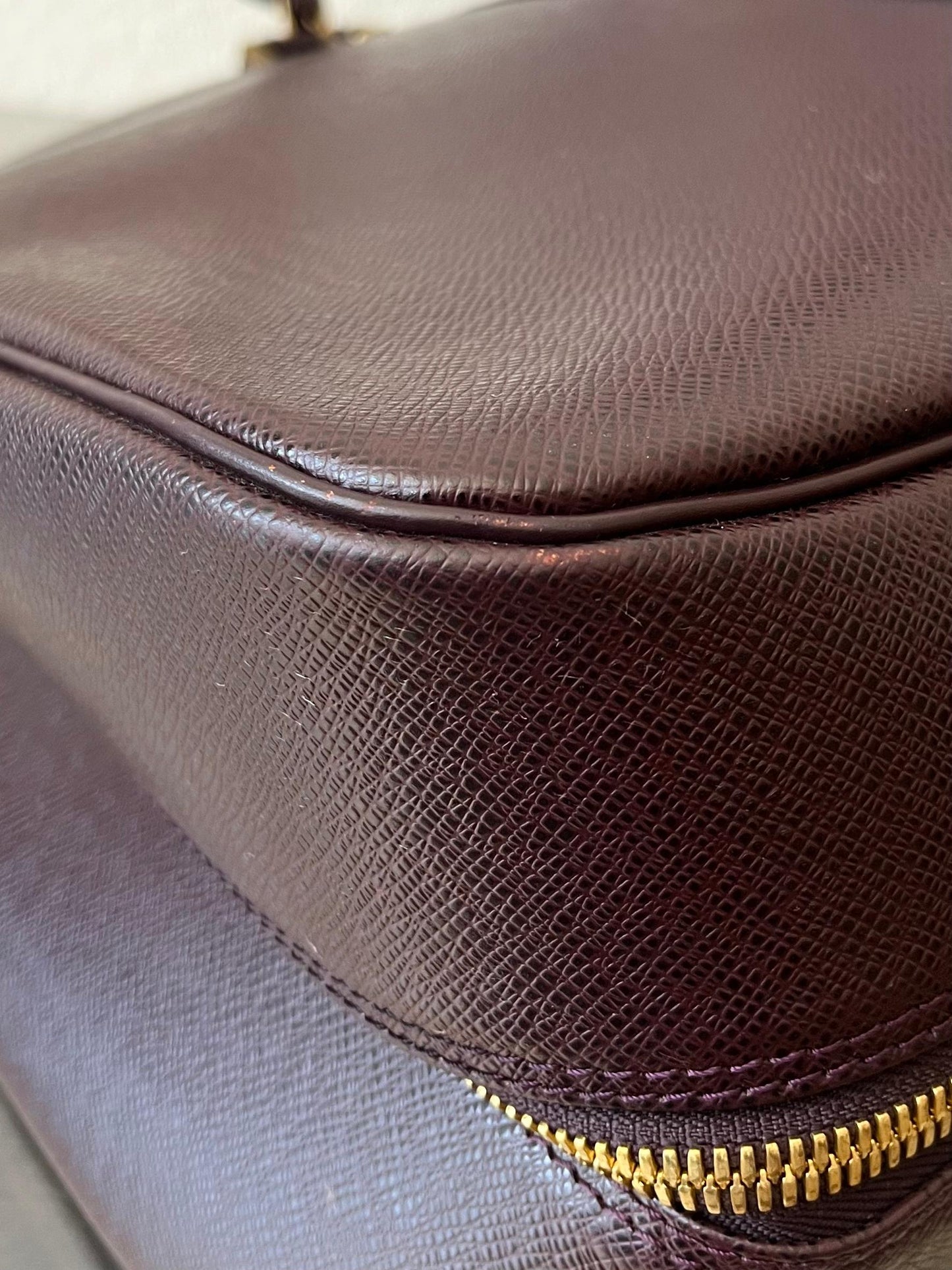 Louis Vuitton Helanga Taiga